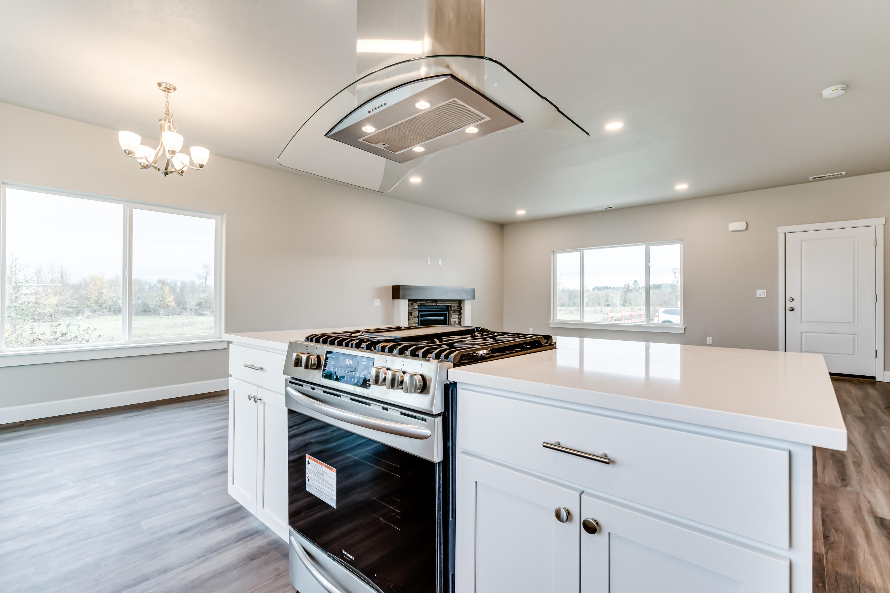 1086 NW Walnut Avenue, 72