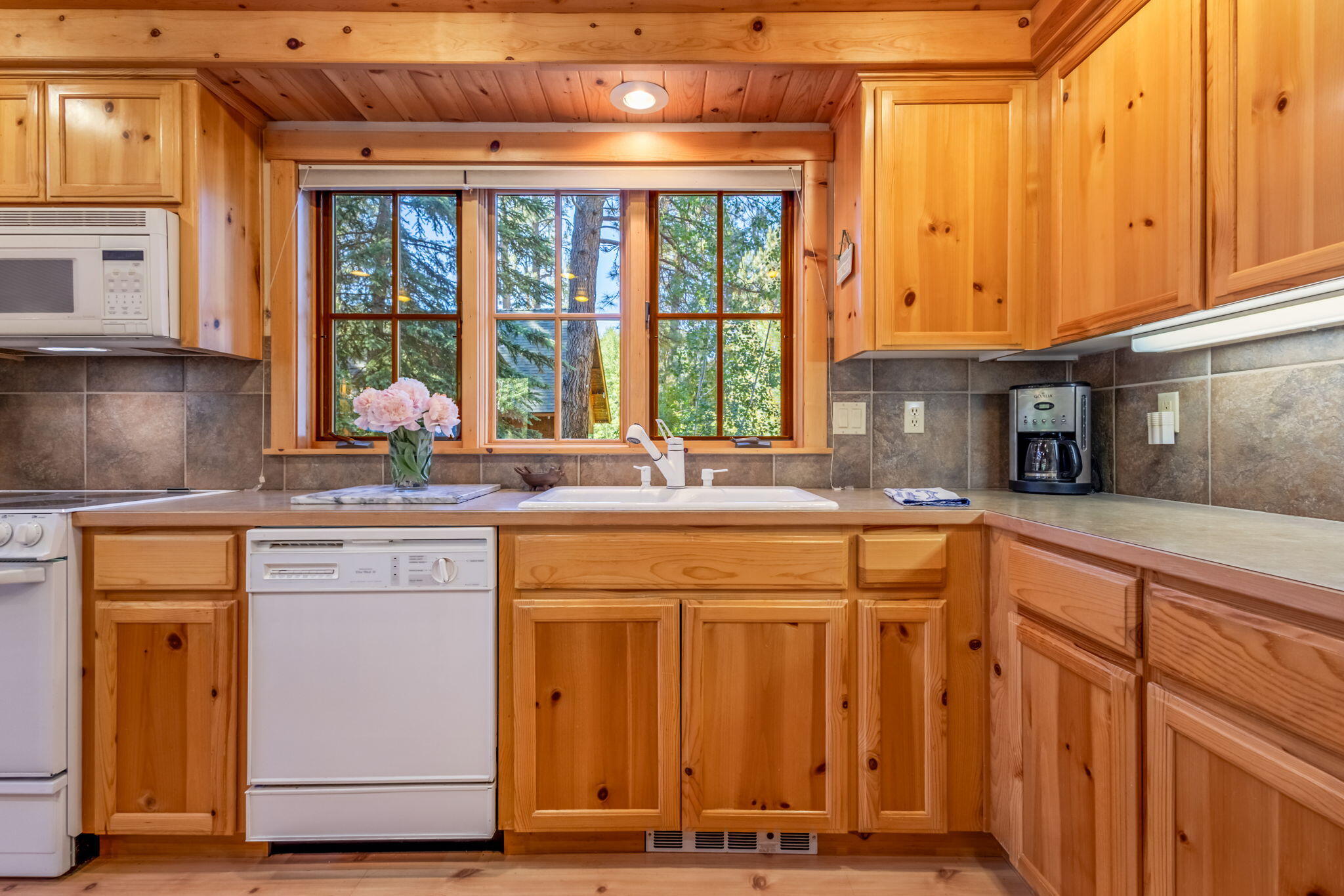 25601 SW Suttle-Sherman Road