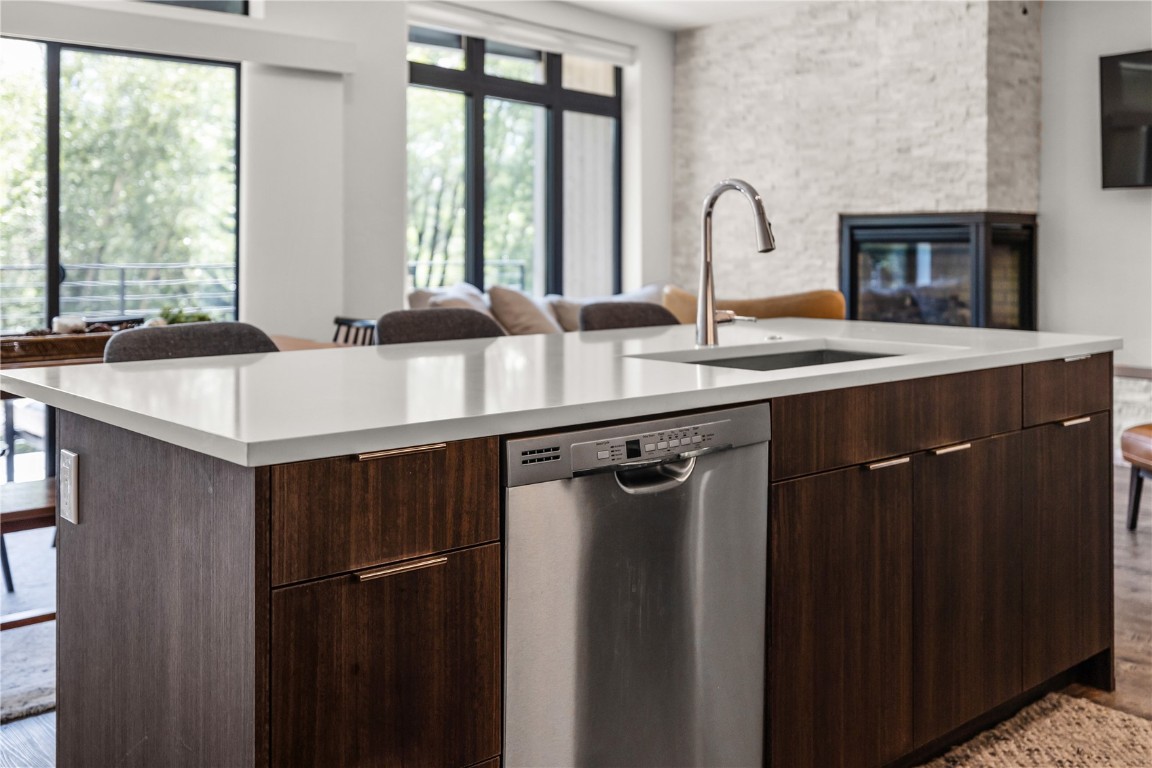 930 Blue River PARKWAY 924