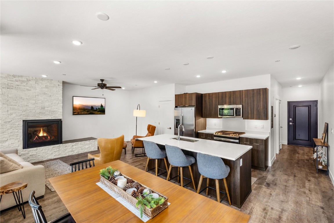 930 Blue River PARKWAY 924