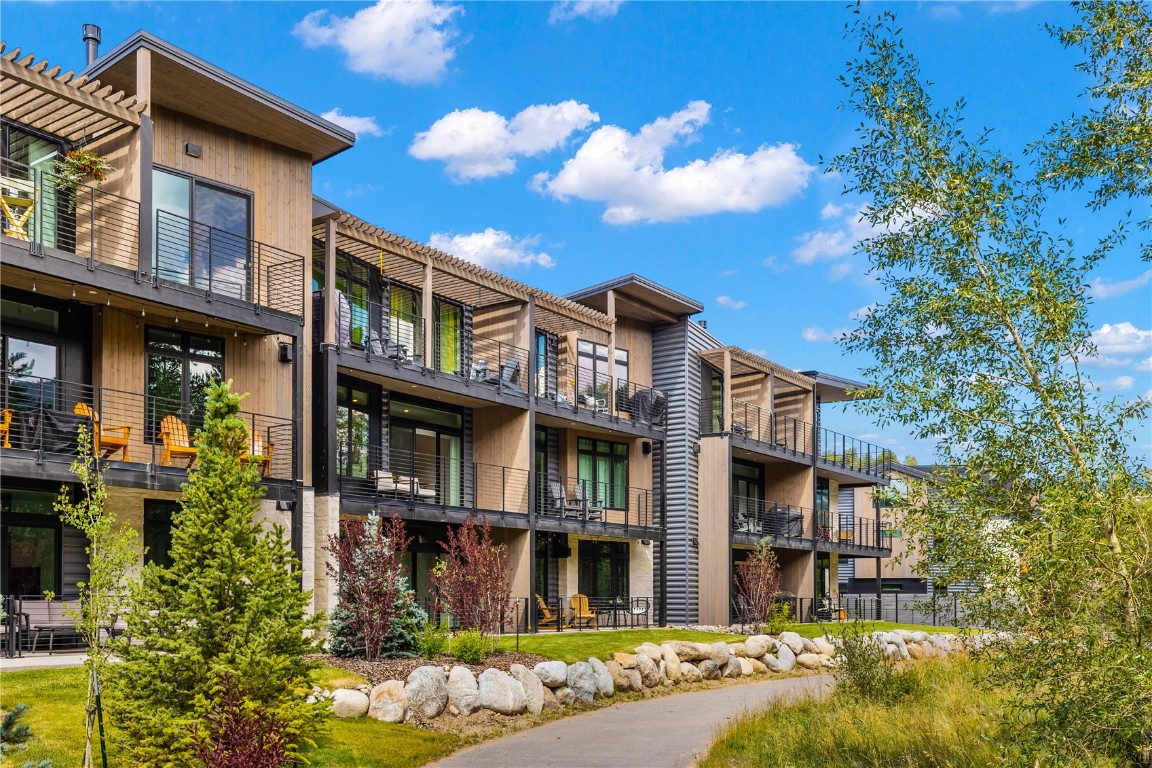 930 Blue River PARKWAY 924