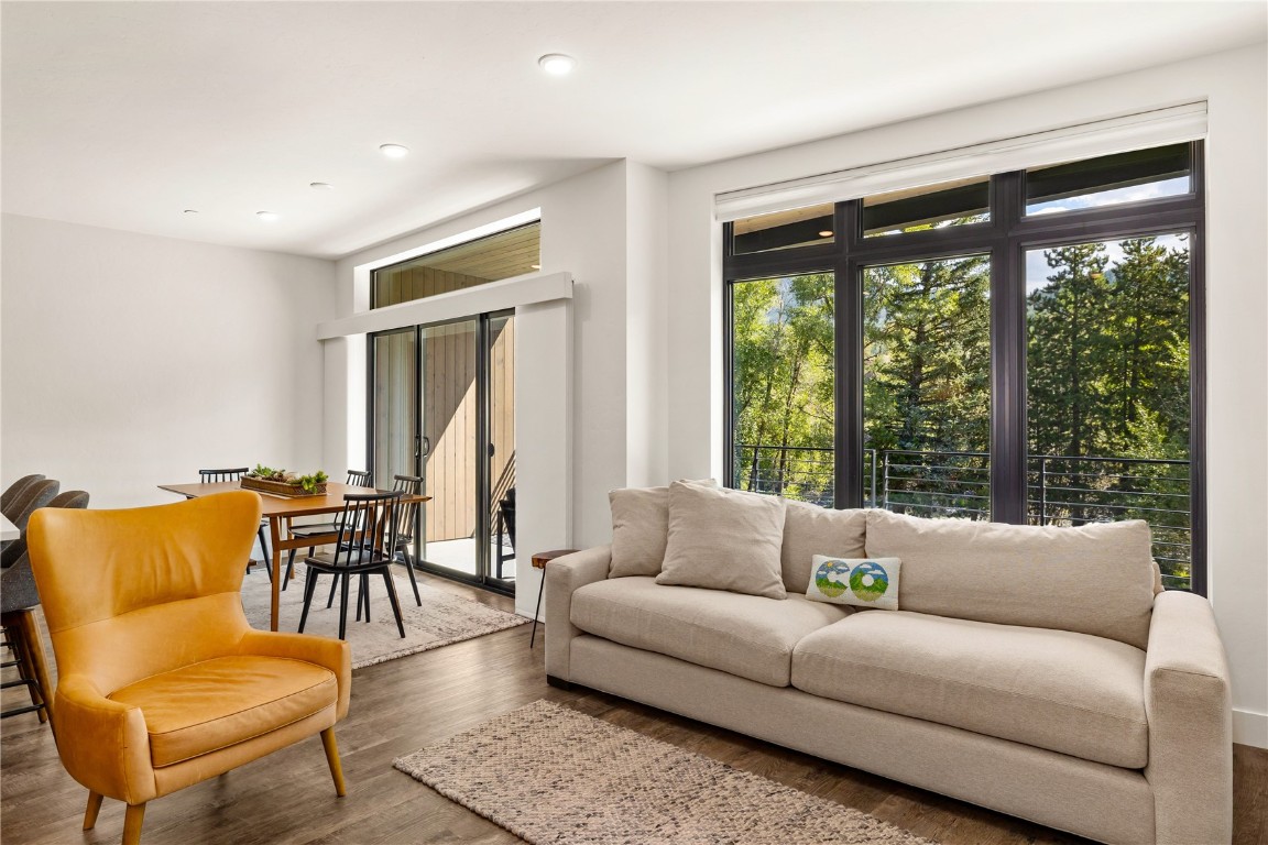 930 Blue River PARKWAY 924