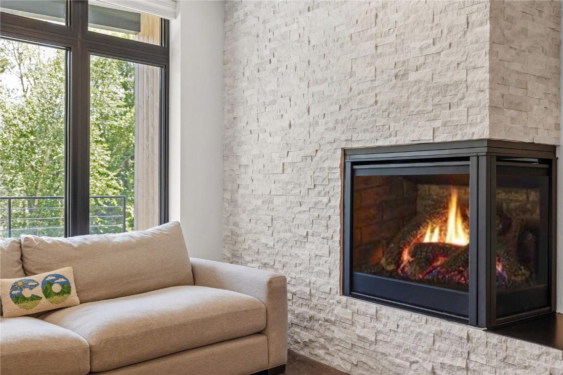 930 Blue River PARKWAY 924