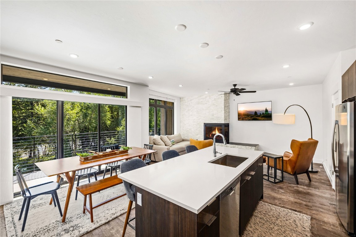 930 Blue River PARKWAY 924