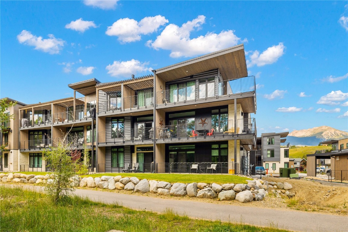 930 Blue River PARKWAY 924