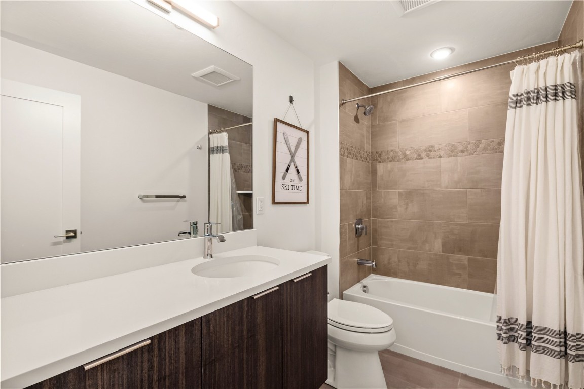 930 Blue River PARKWAY 924