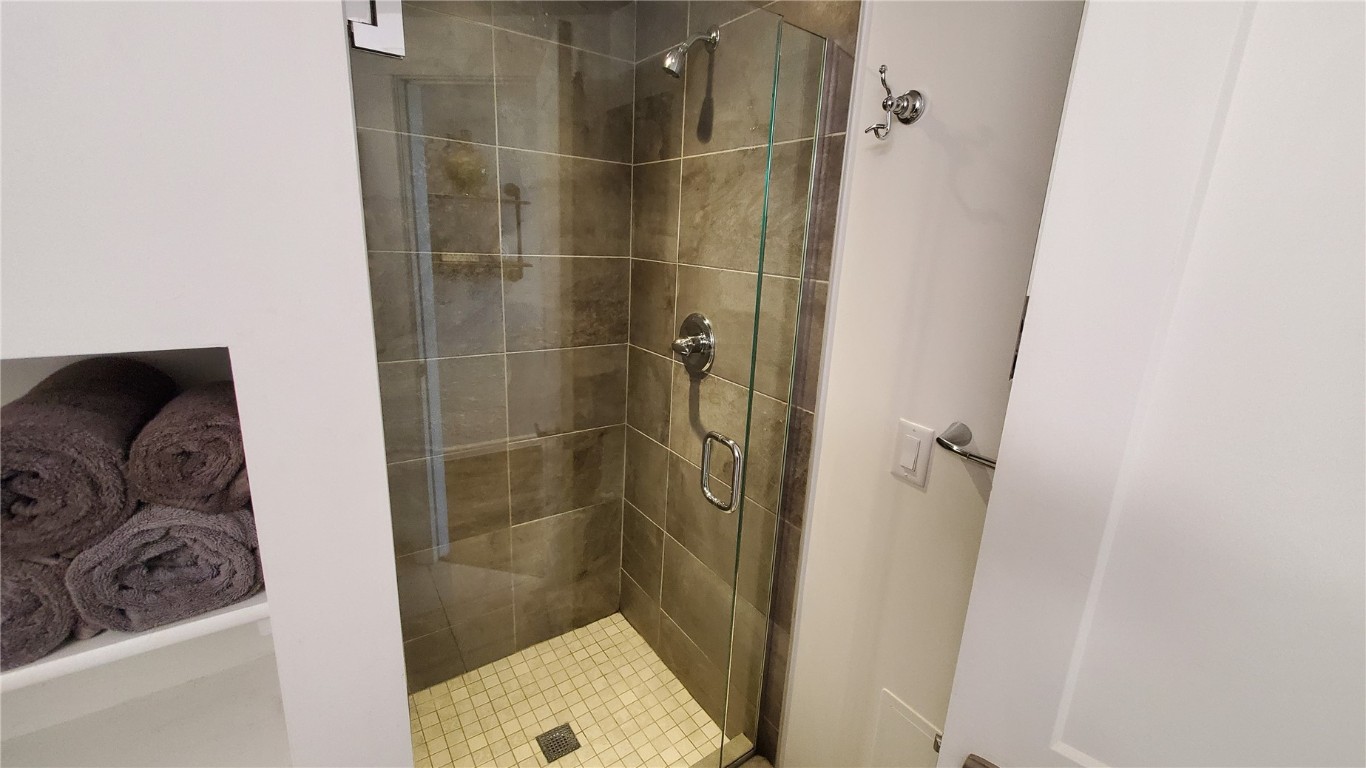 100 Basecamp WAY R216