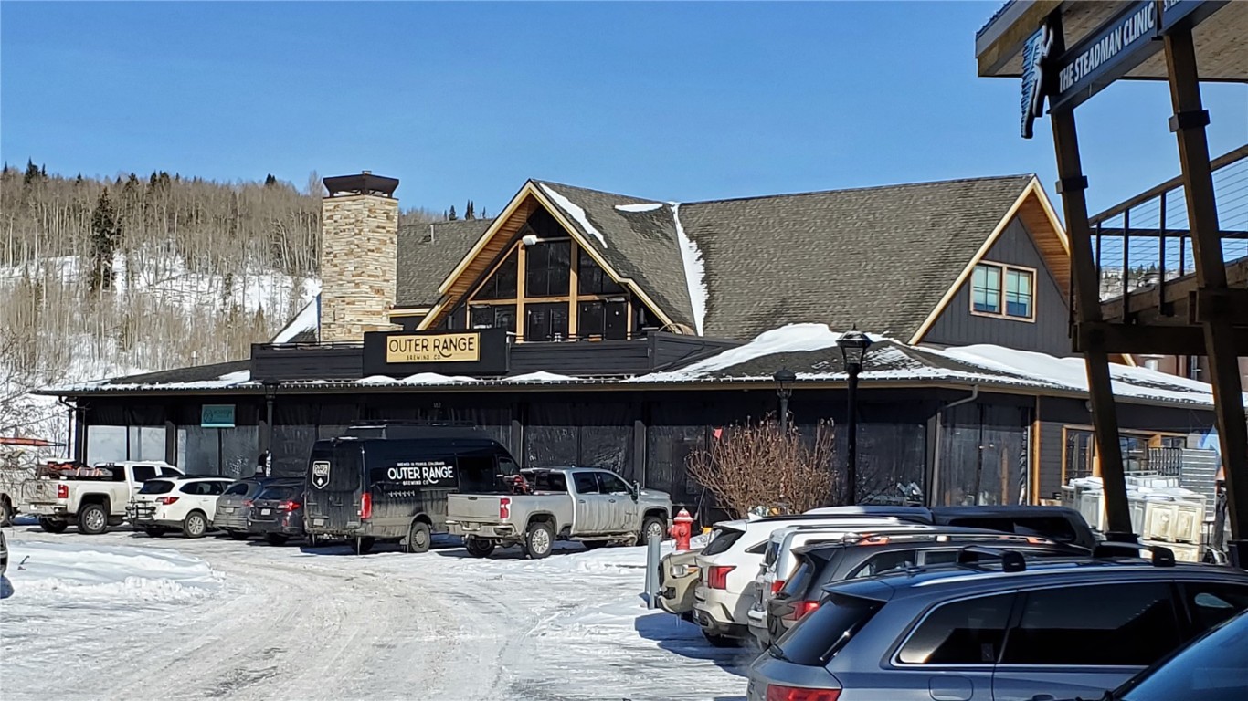 100 Basecamp WAY R216