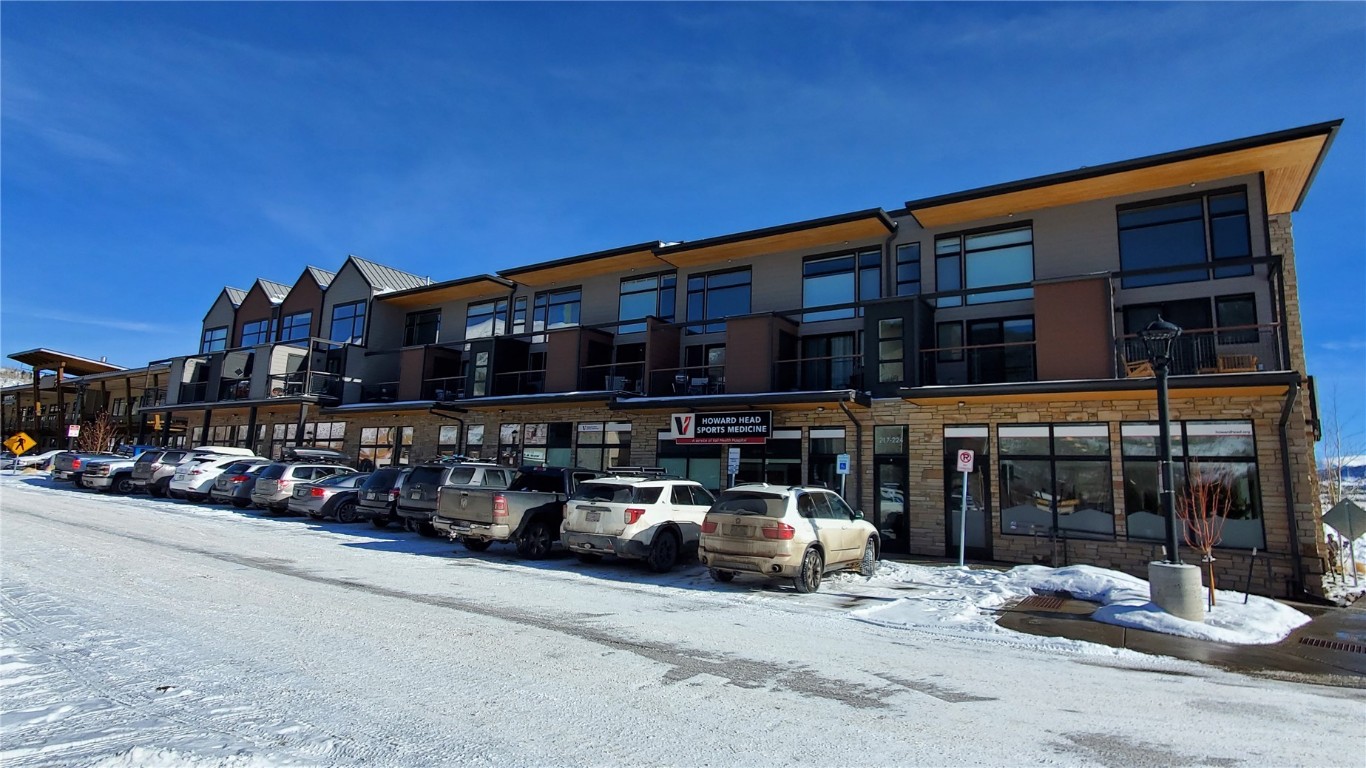 100 Basecamp WAY R216