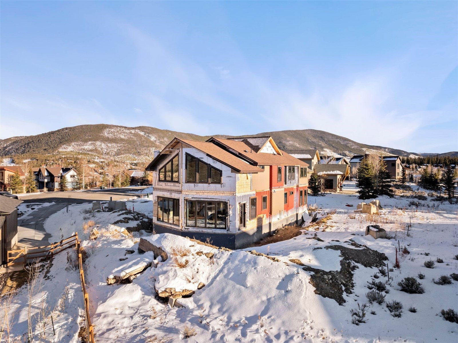 101 Mule Deer COURT