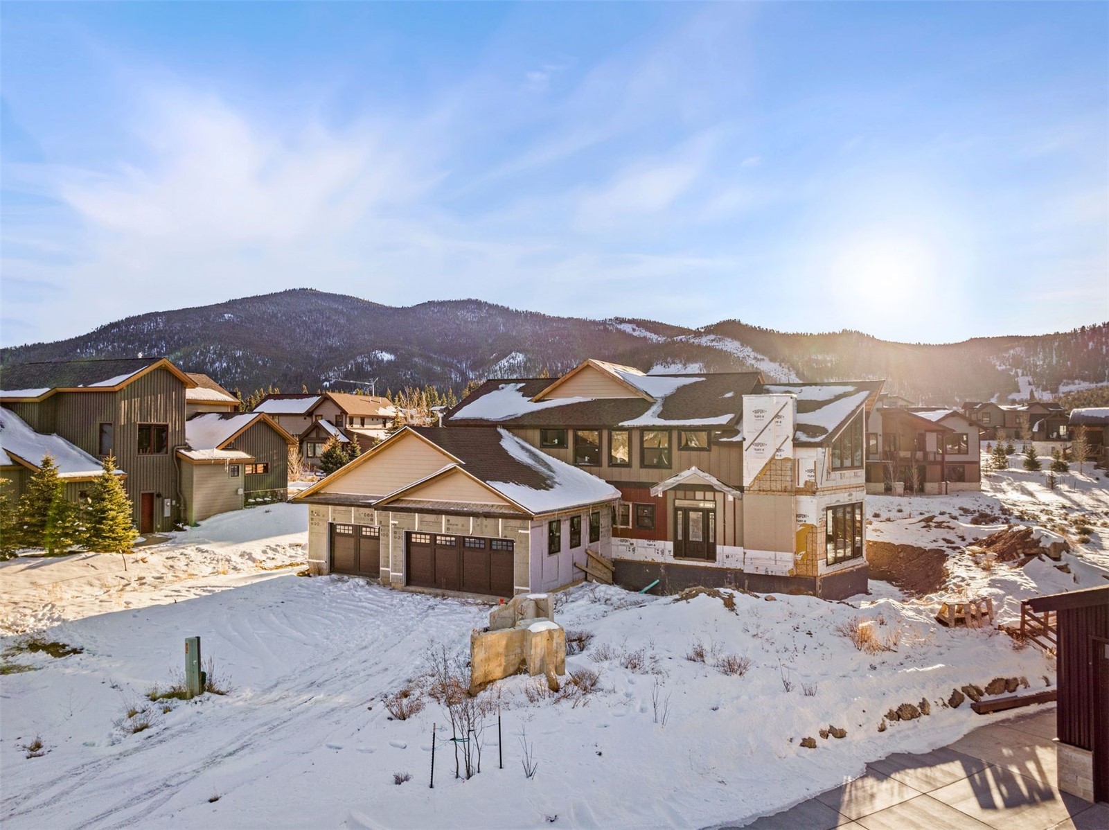 101 Mule Deer COURT