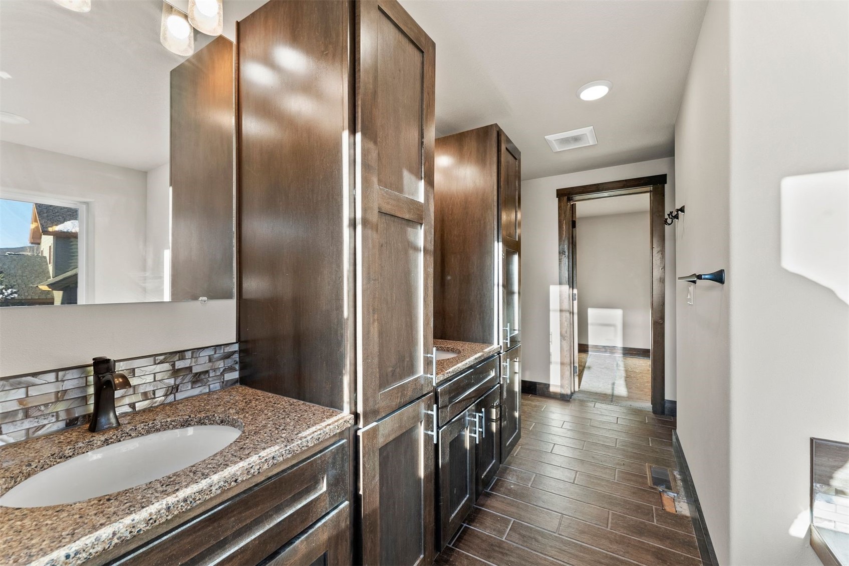 101 Mule Deer COURT