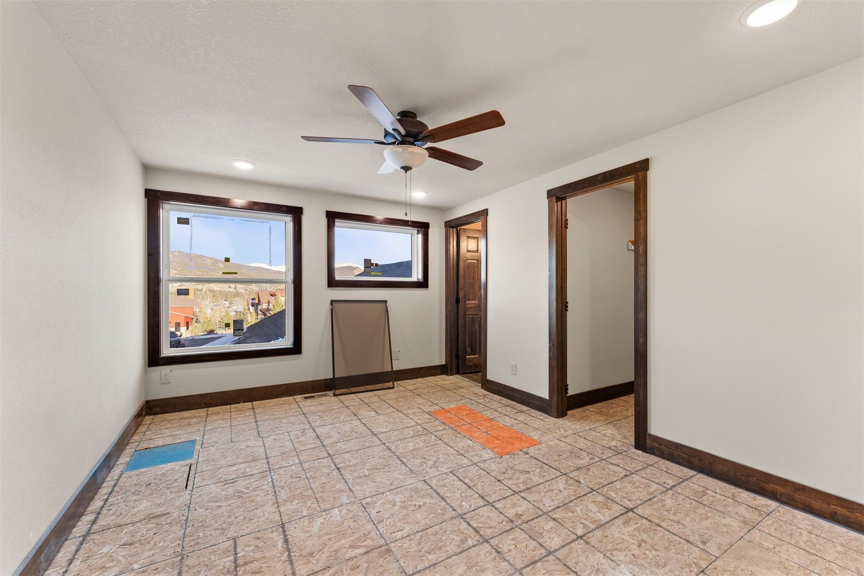 101 Mule Deer COURT