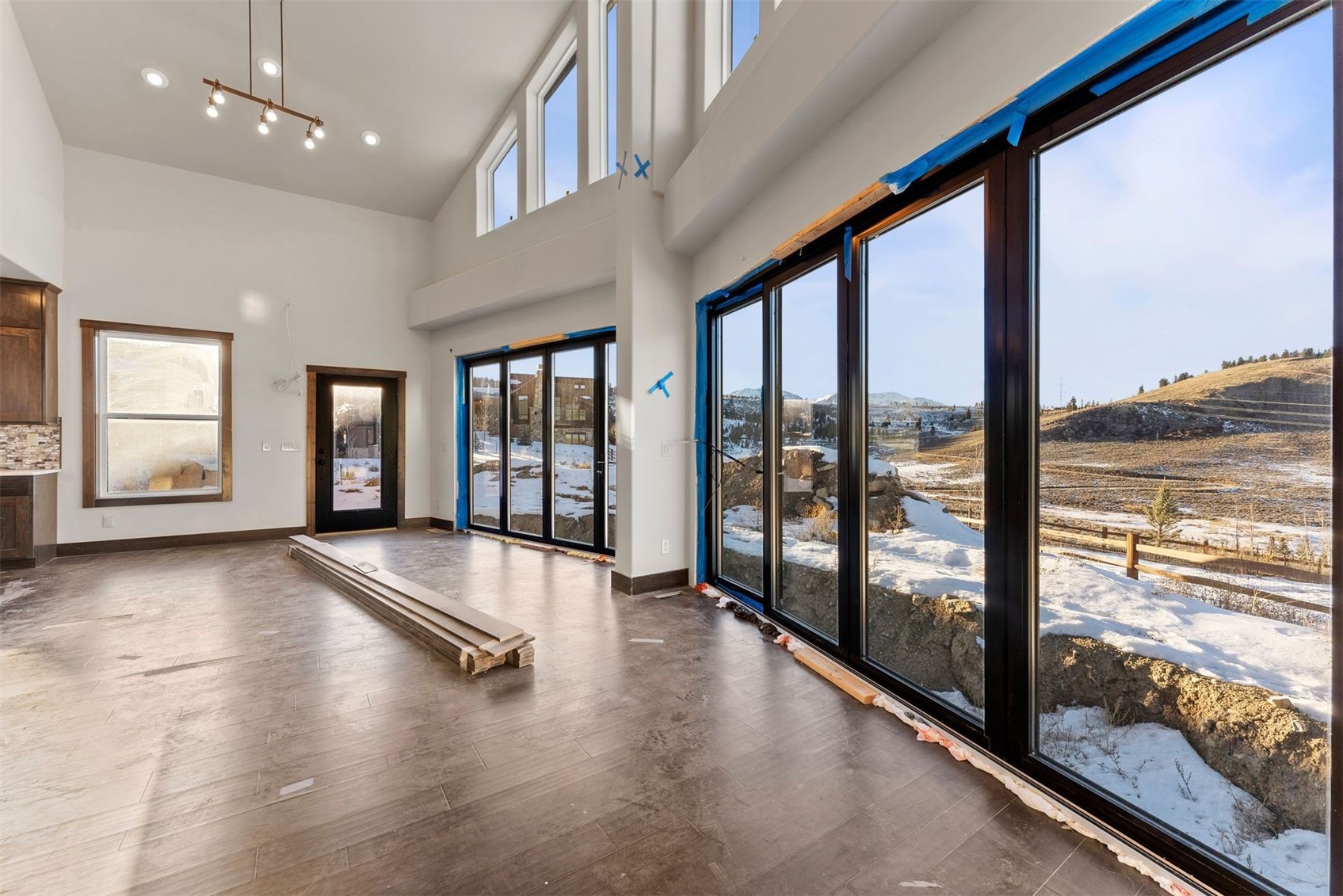 101 Mule Deer COURT