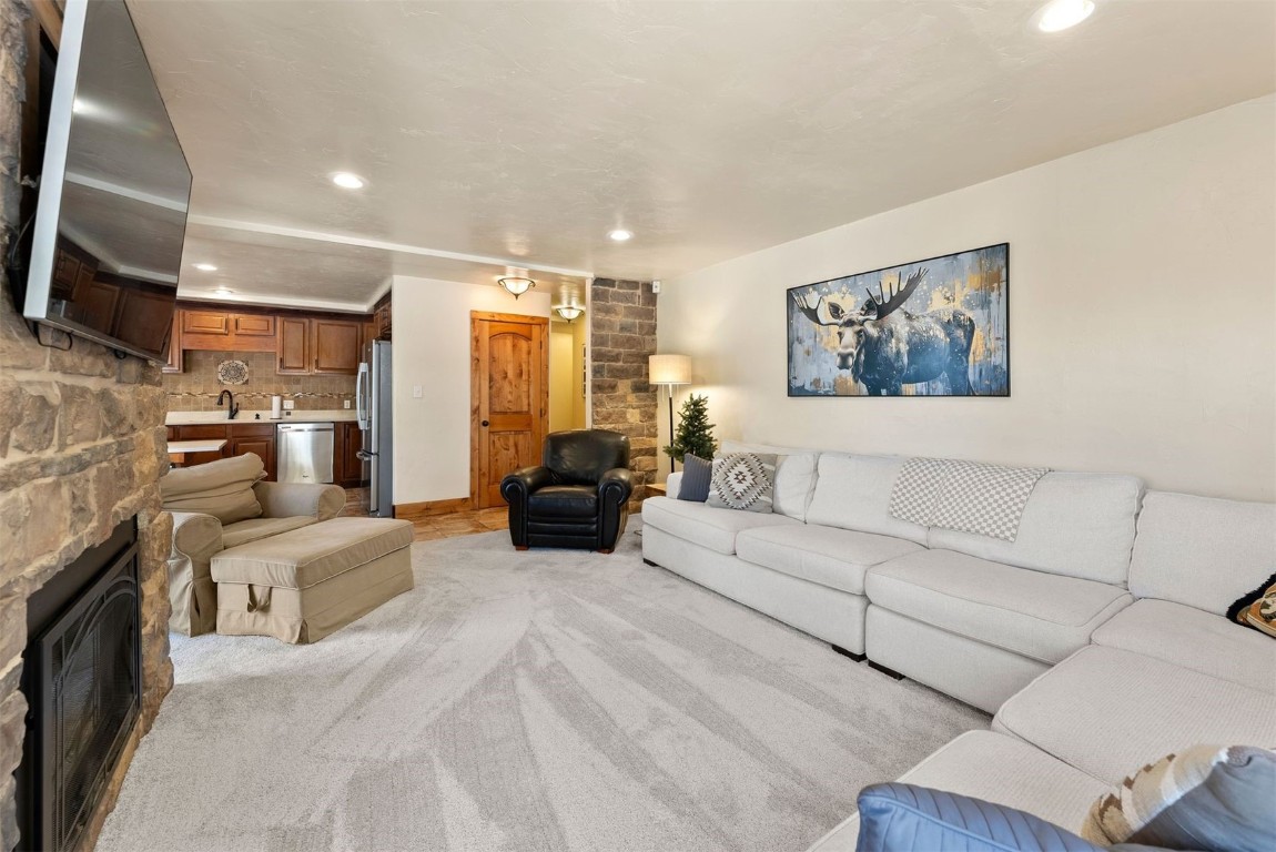 107 SKIWATCH DRIVE 329