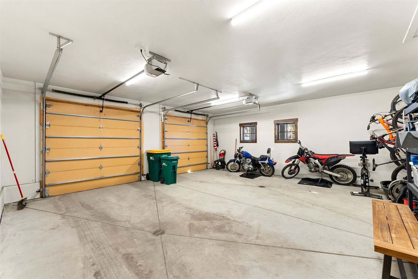 713 Fairways DRIVE