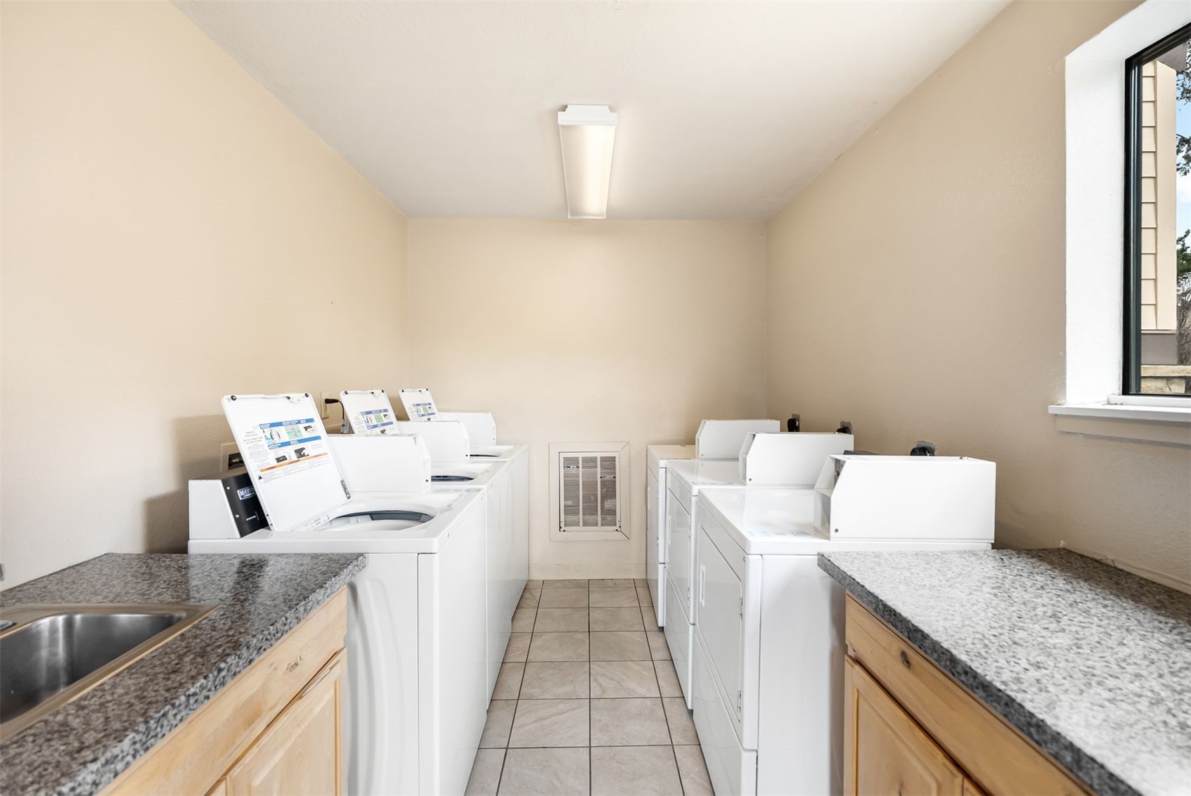 240 Tennis Club ROAD 1665