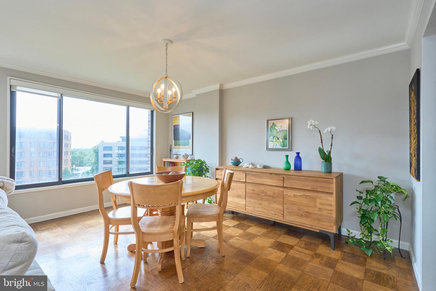 2501 Calvert St NW #809