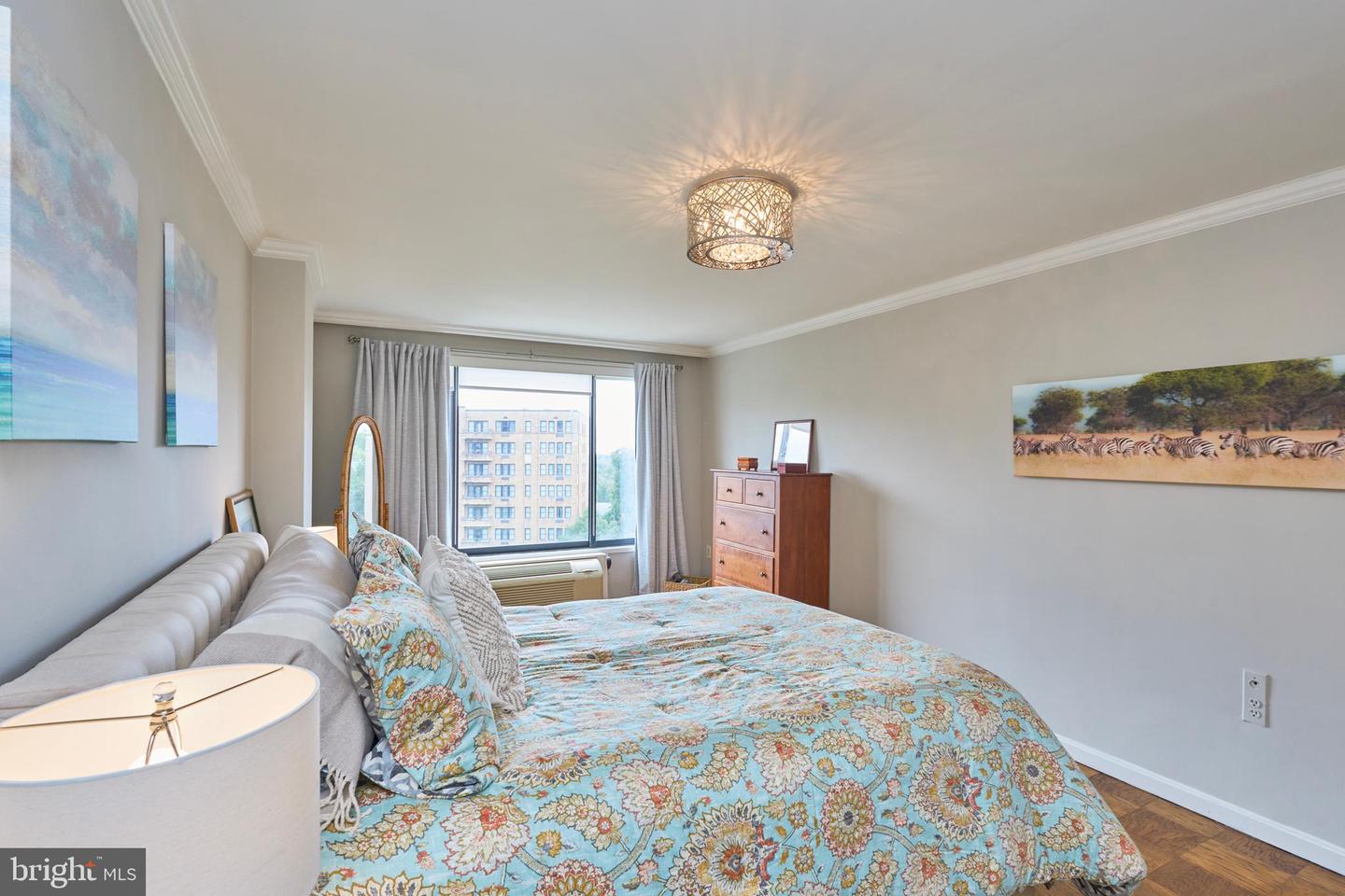 2501 Calvert St NW #809
