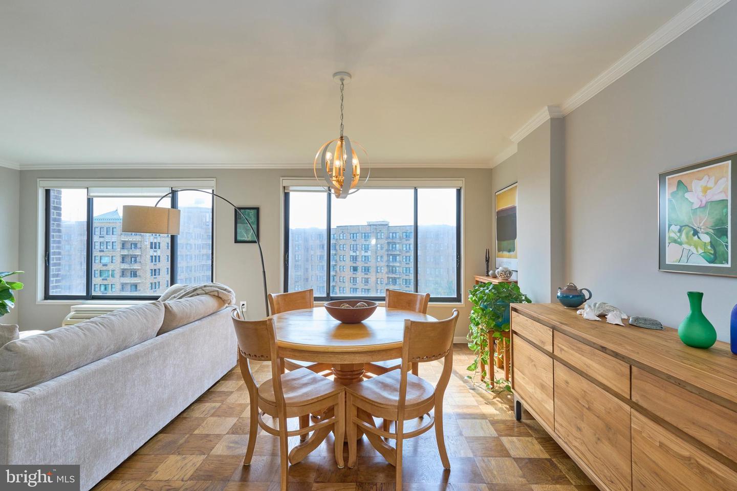 2501 Calvert St NW #809
