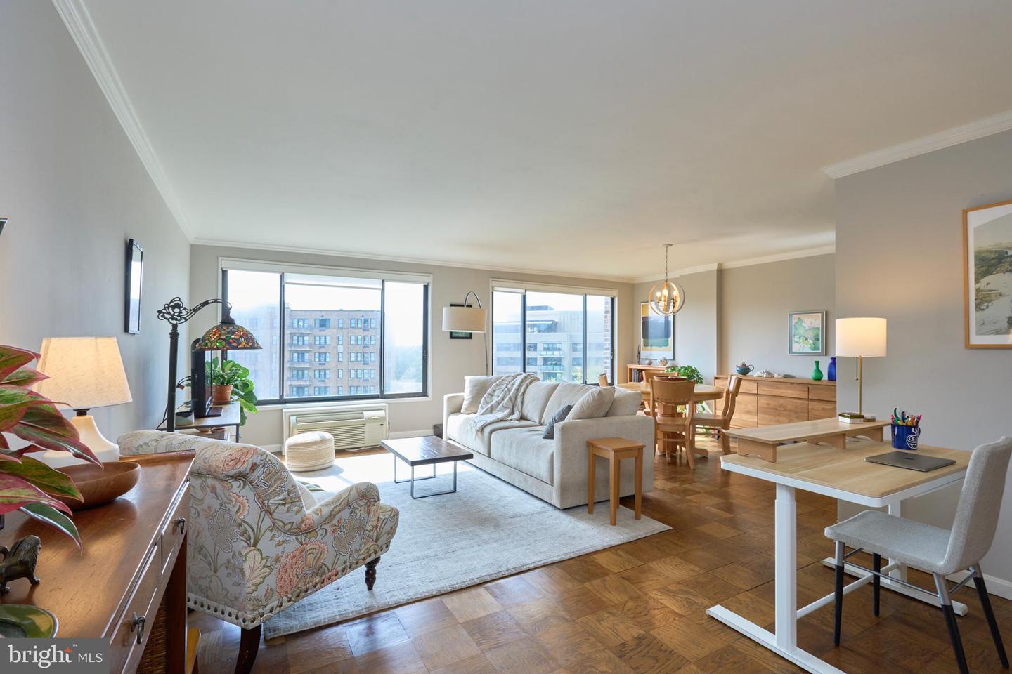 2501 Calvert St NW #809