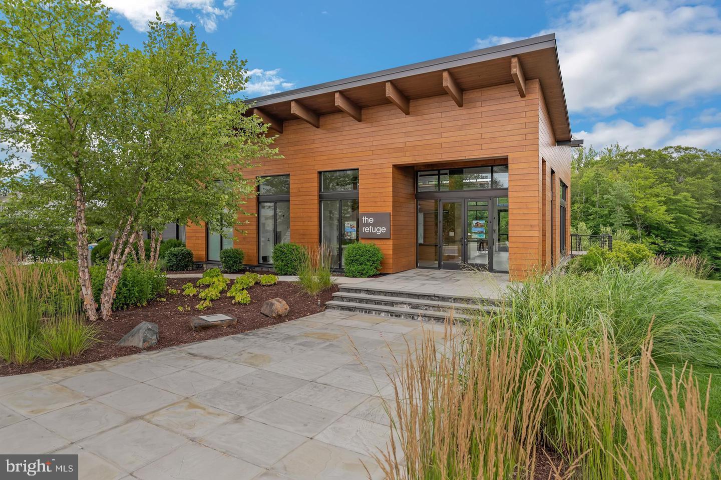 3238 WATERSHED BOULEVARD