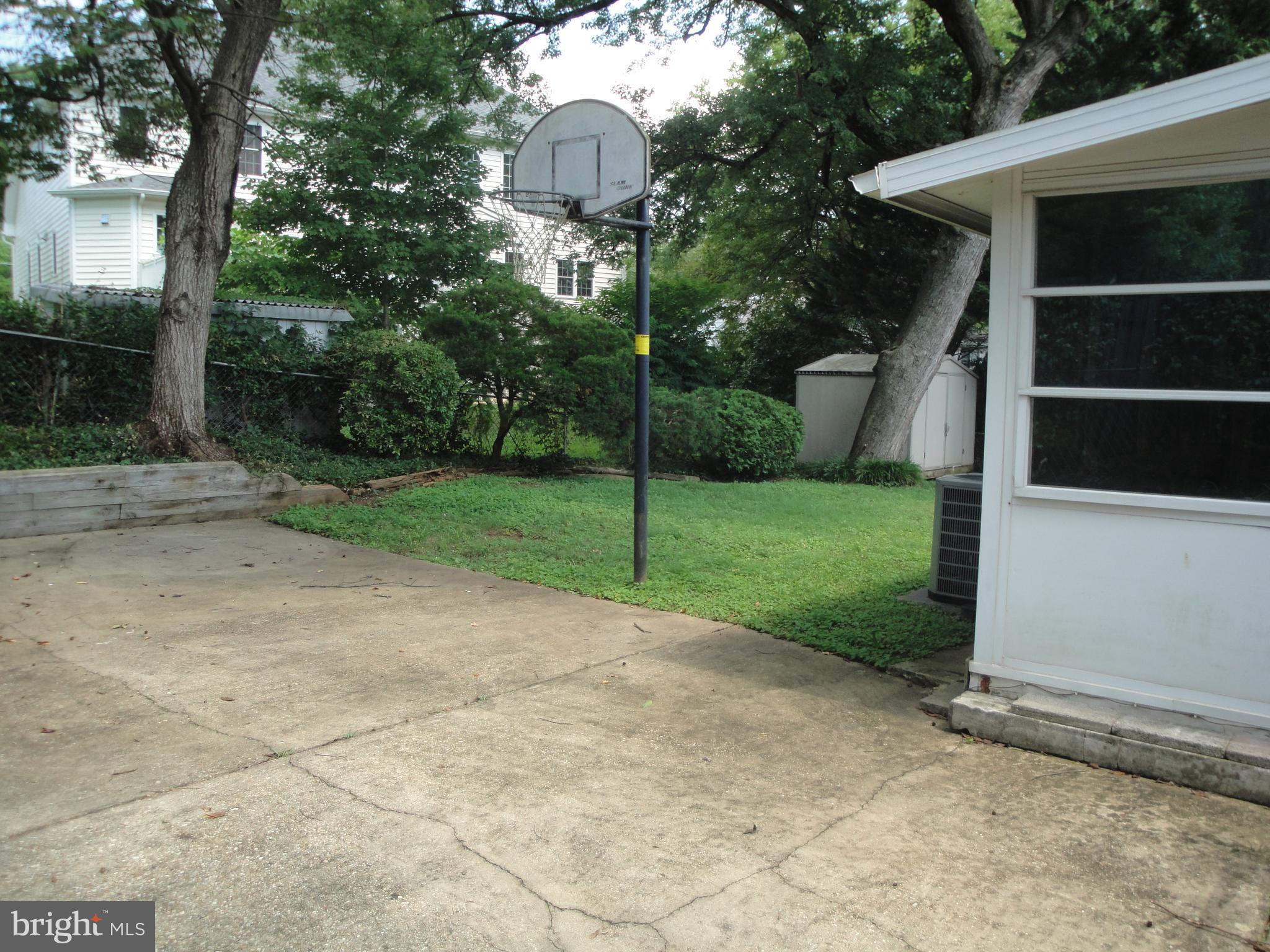 1825 OPALOCKA DR