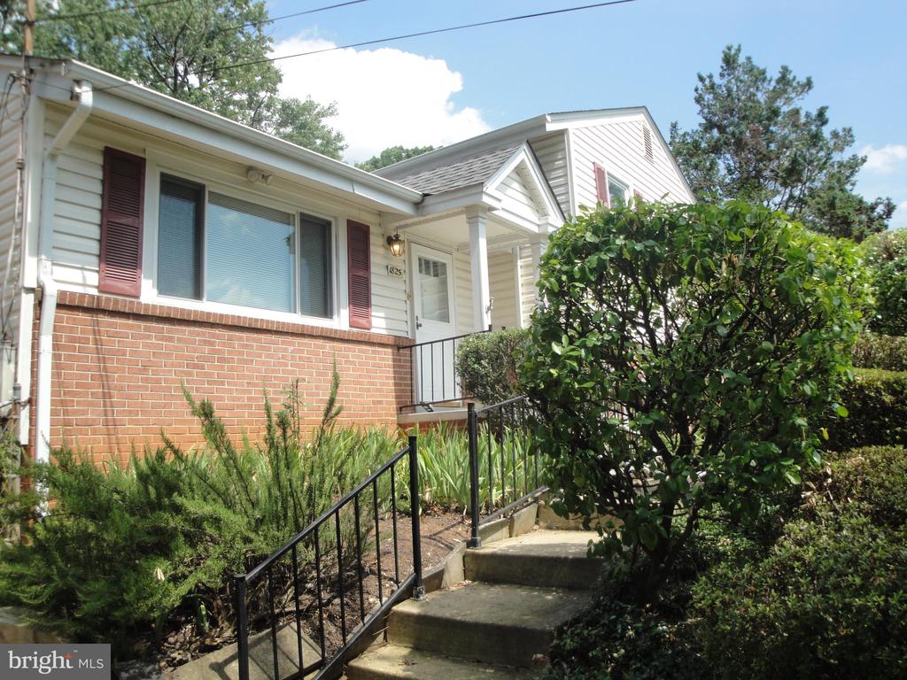 1825 OPALOCKA DR