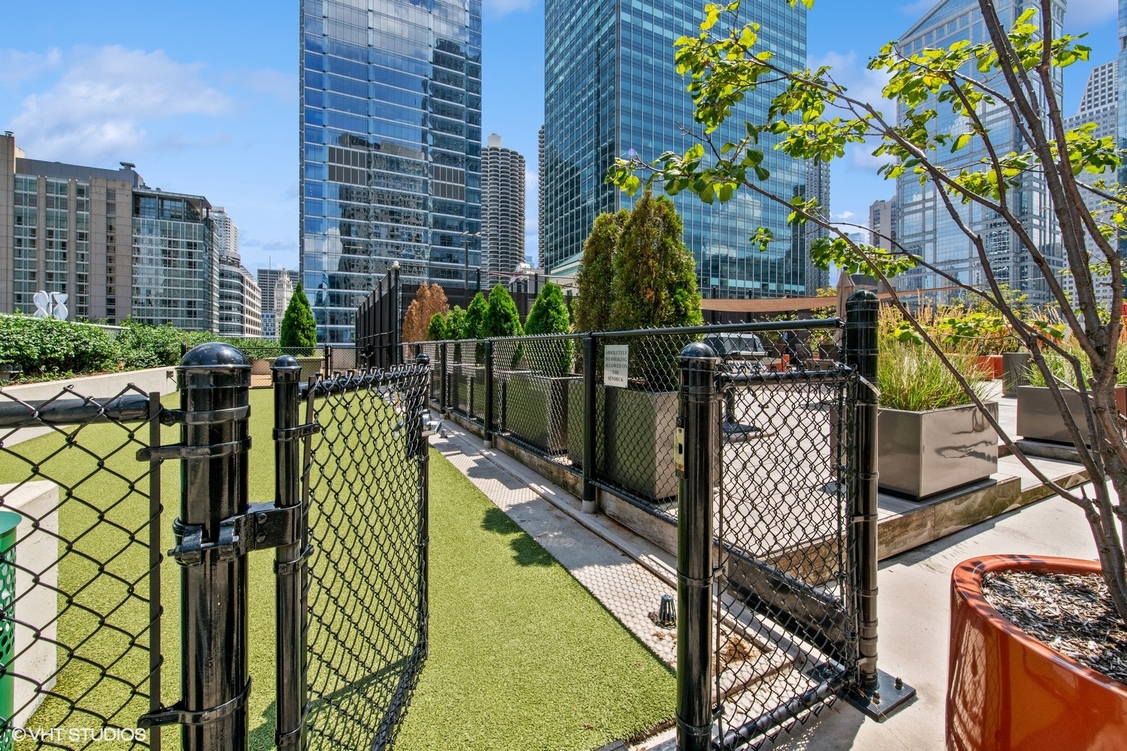 345 N La Salle Drive Unit: 205