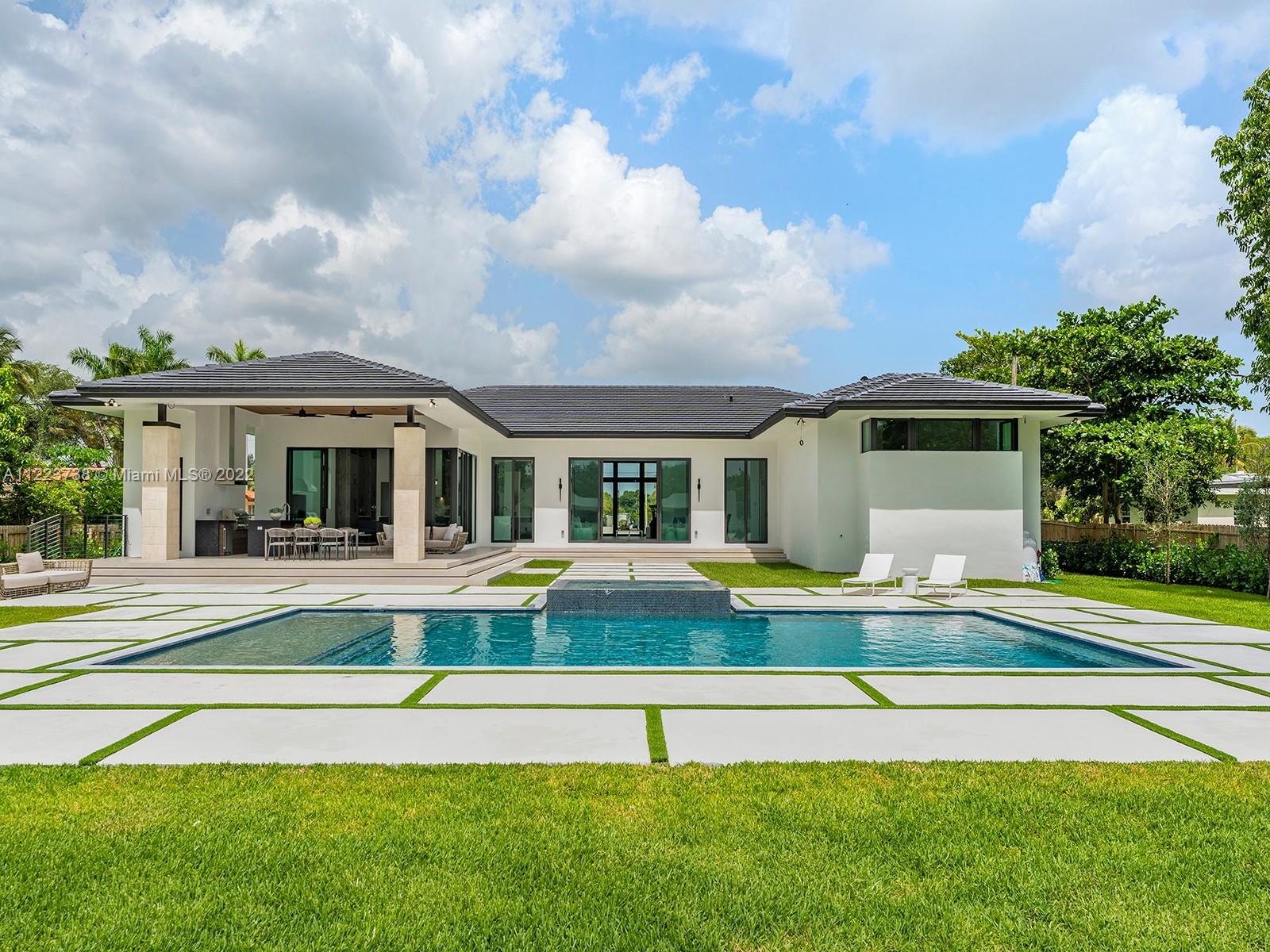 5941 SW 87th Ave