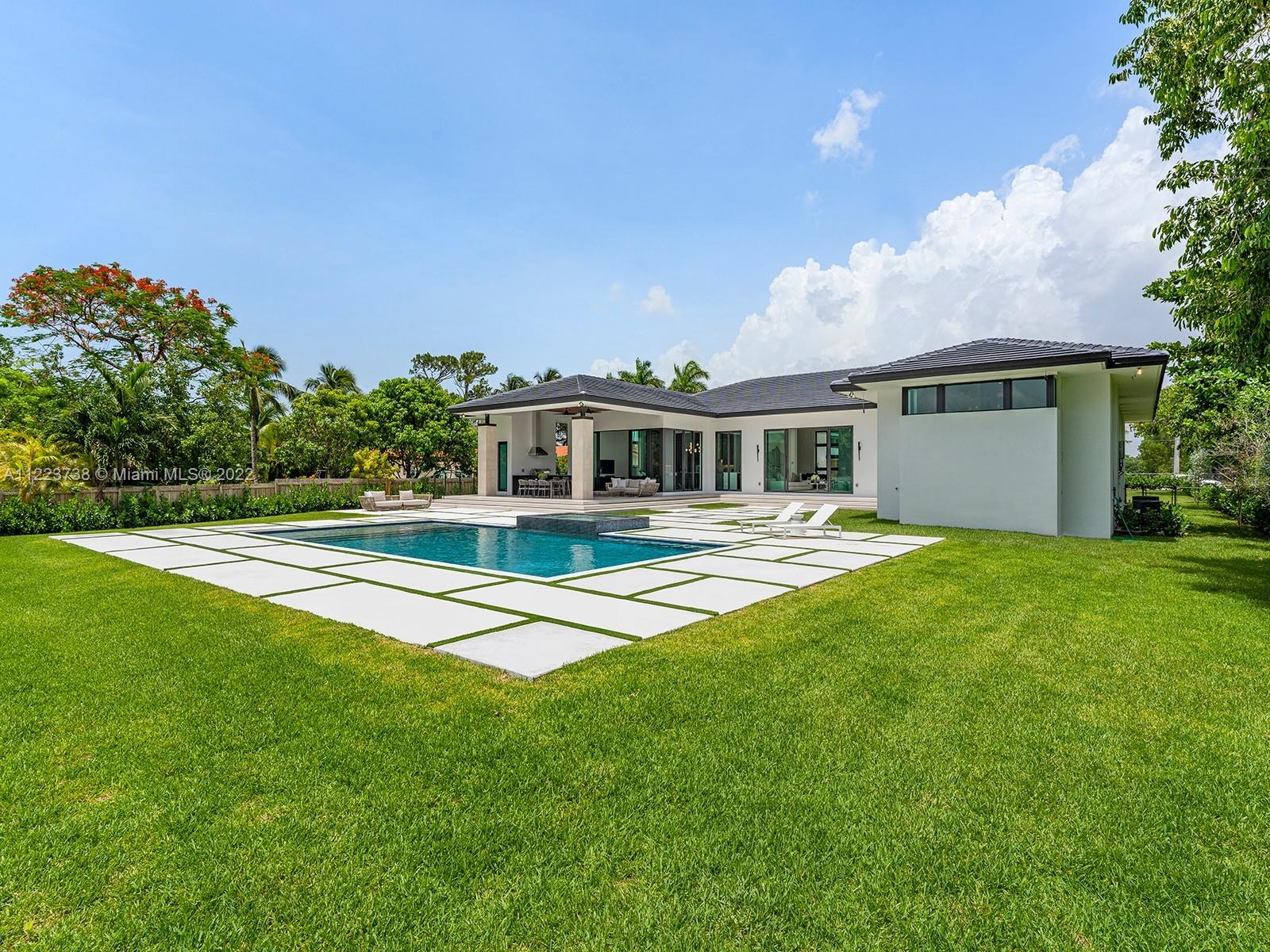 5941 SW 87th Ave