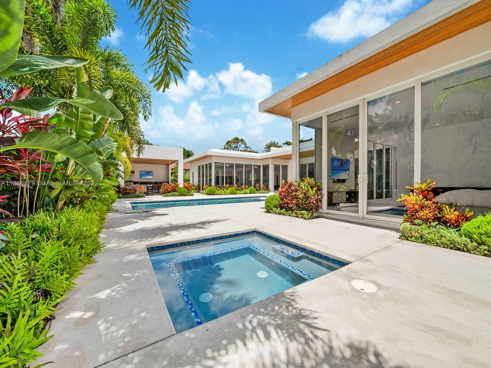 6870 SW 57th Ter