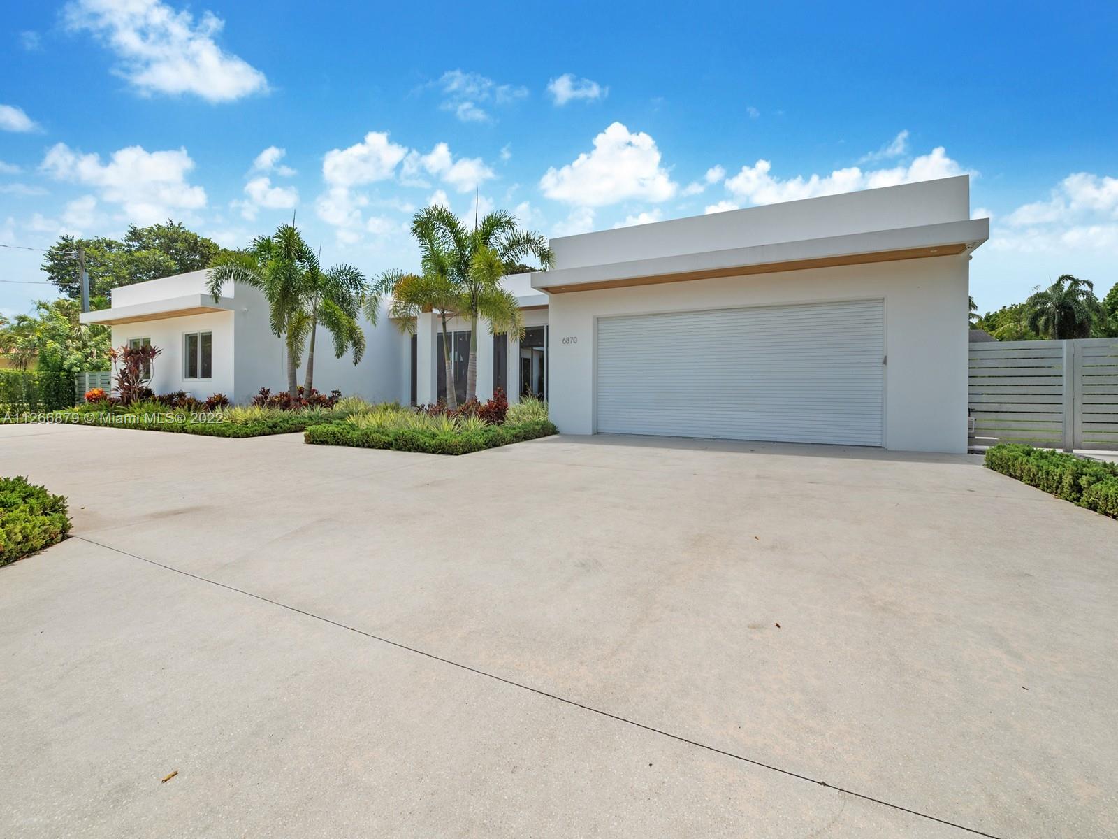 6870 SW 57th Ter