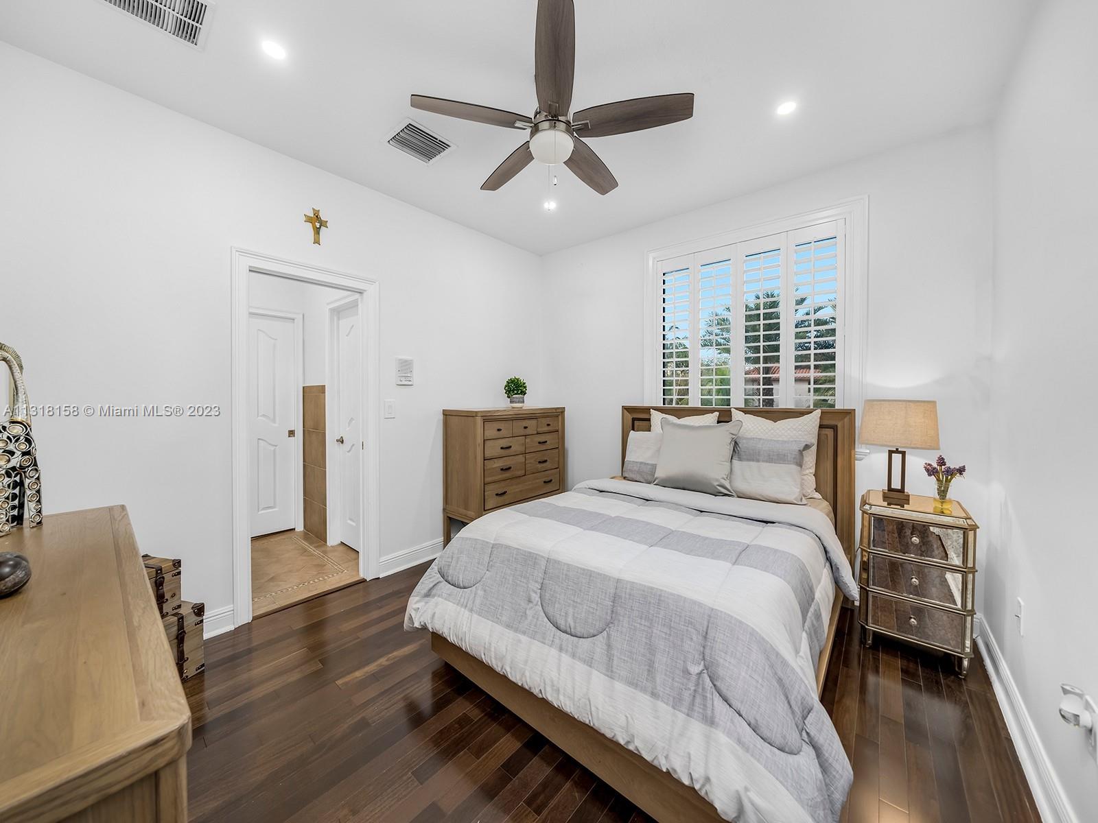 12500 SW 75th St