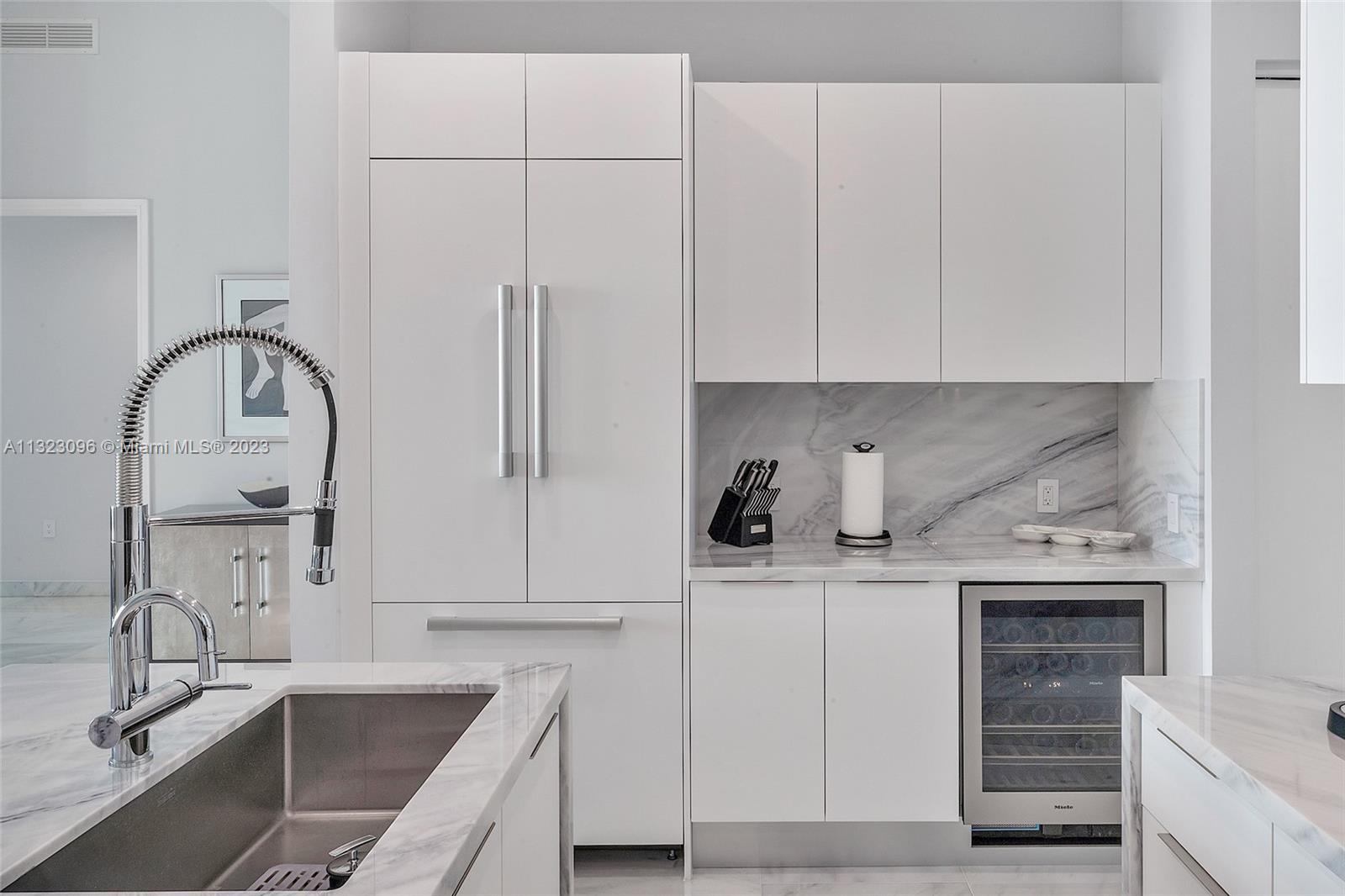 900 Brickell Key Blvd # 2402
