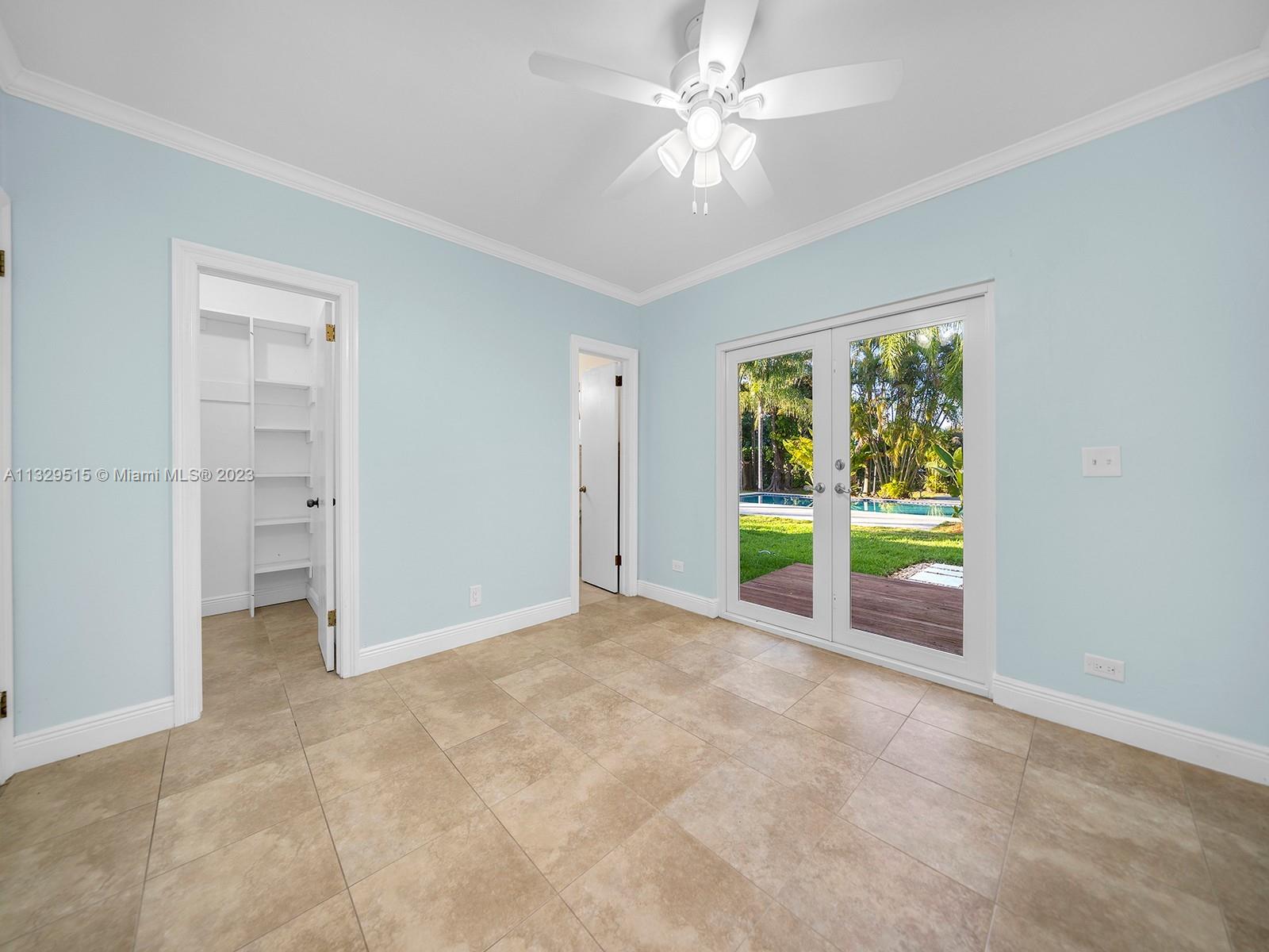 5825 SW 45th Ter