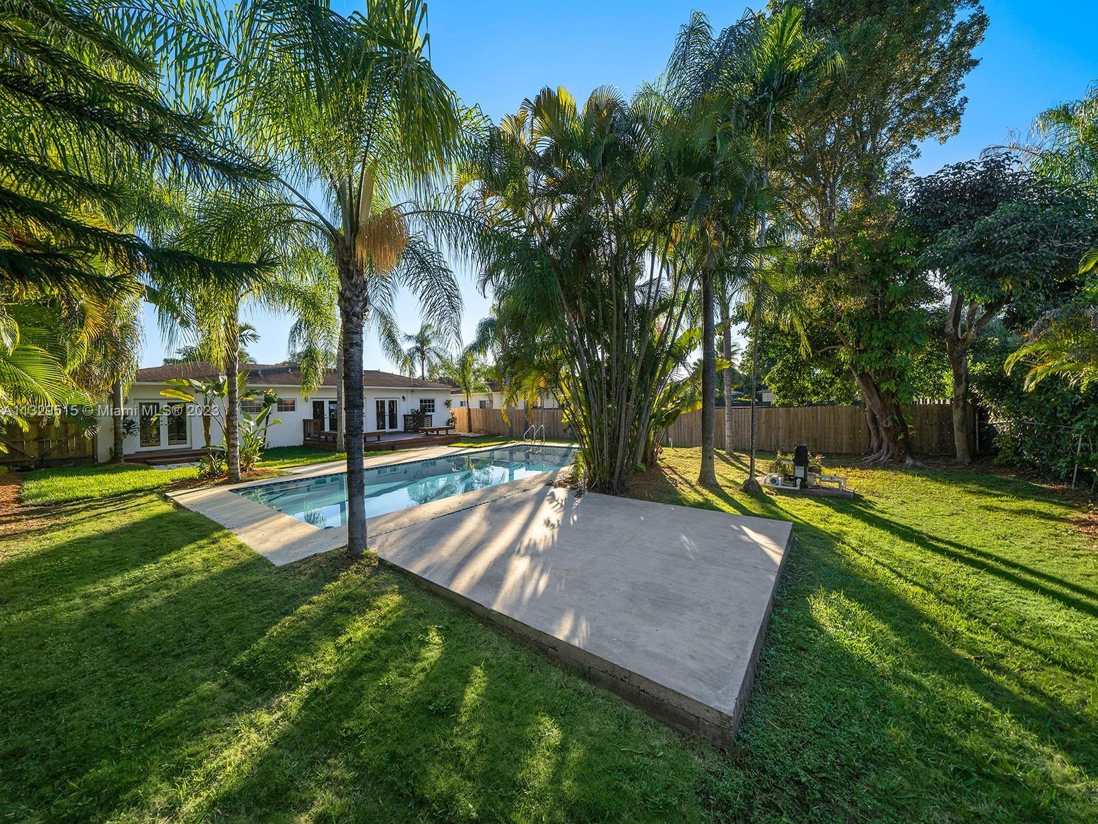 5825 SW 45th Ter