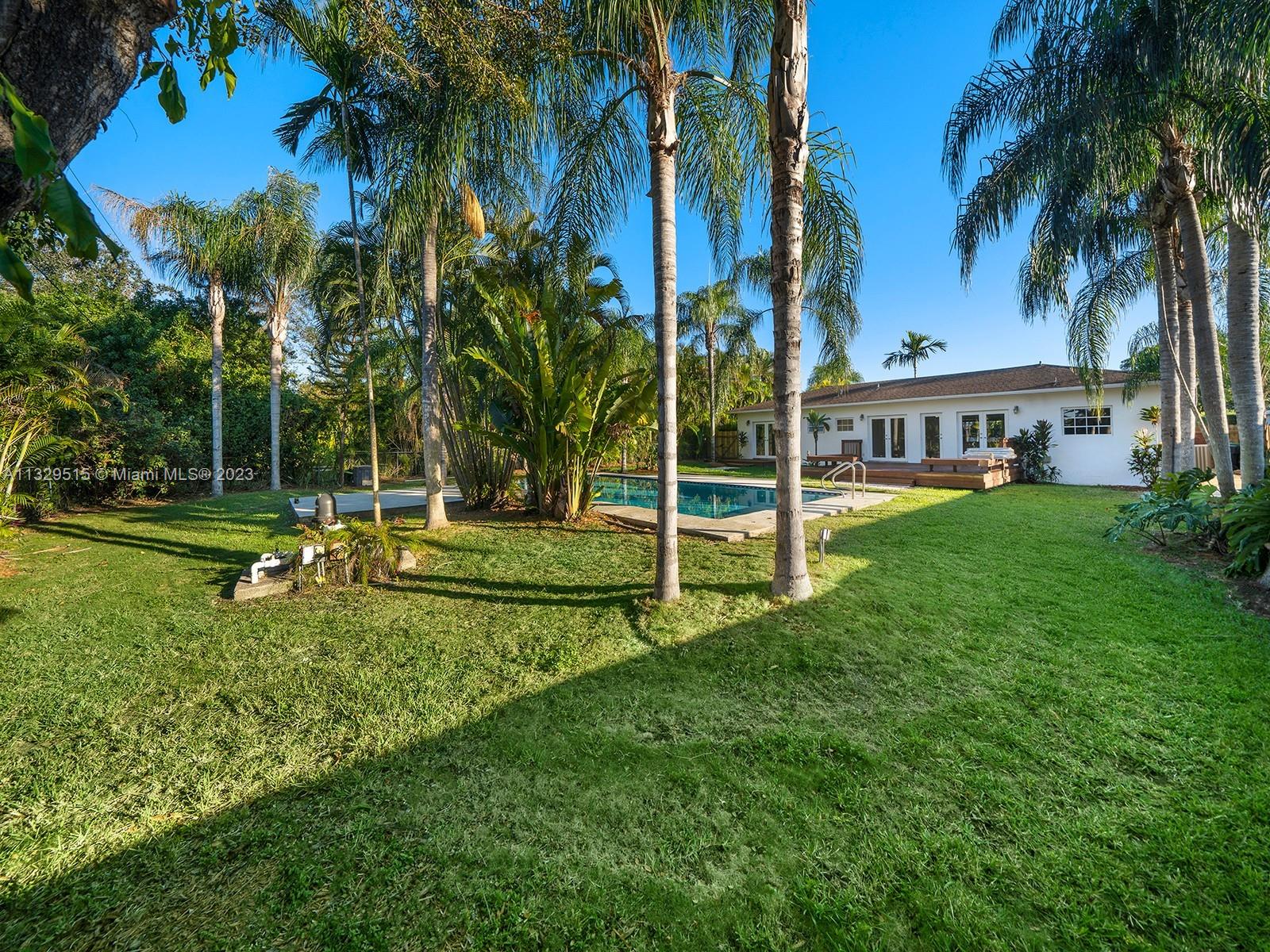 5825 SW 45th Ter