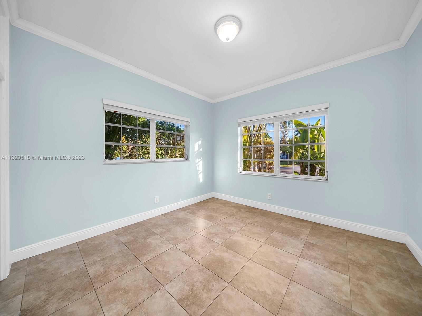 5825 SW 45th Ter