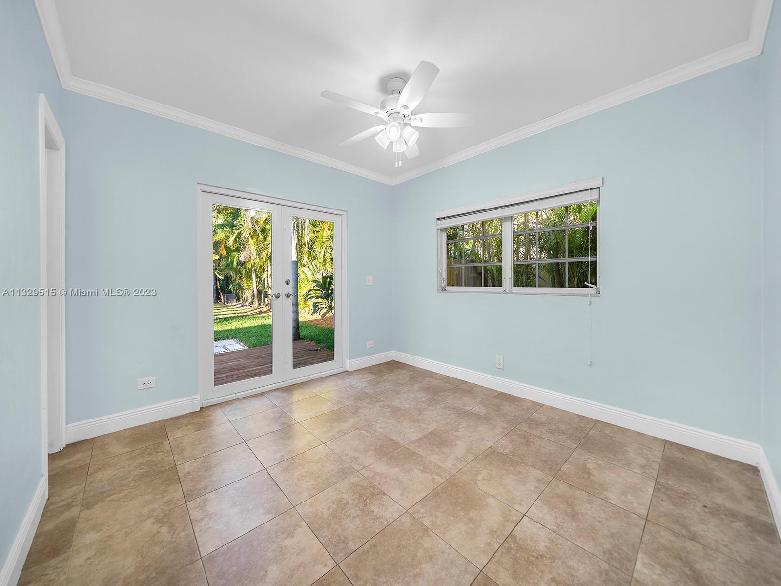 5825 SW 45th Ter