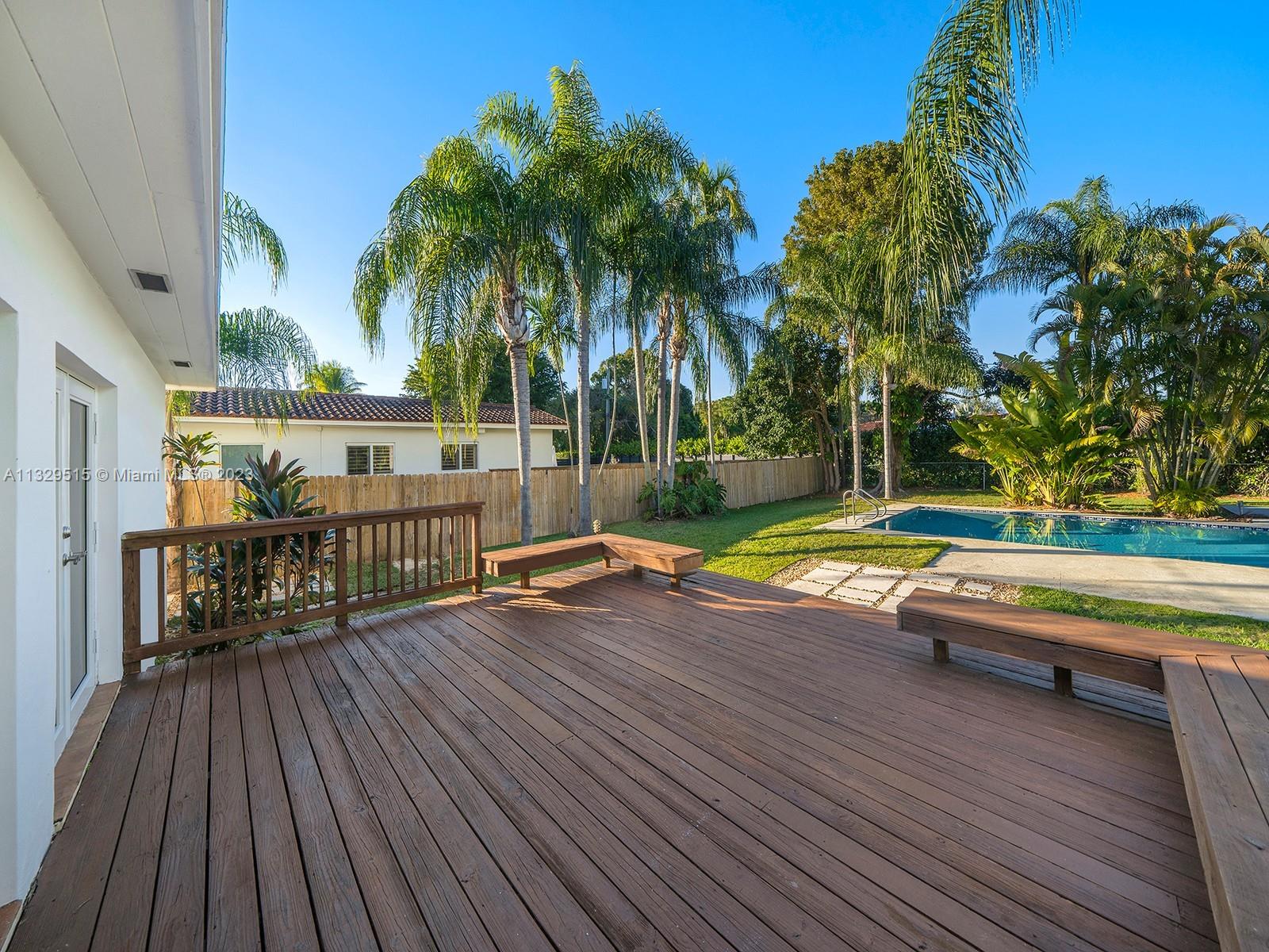 5825 SW 45th Ter