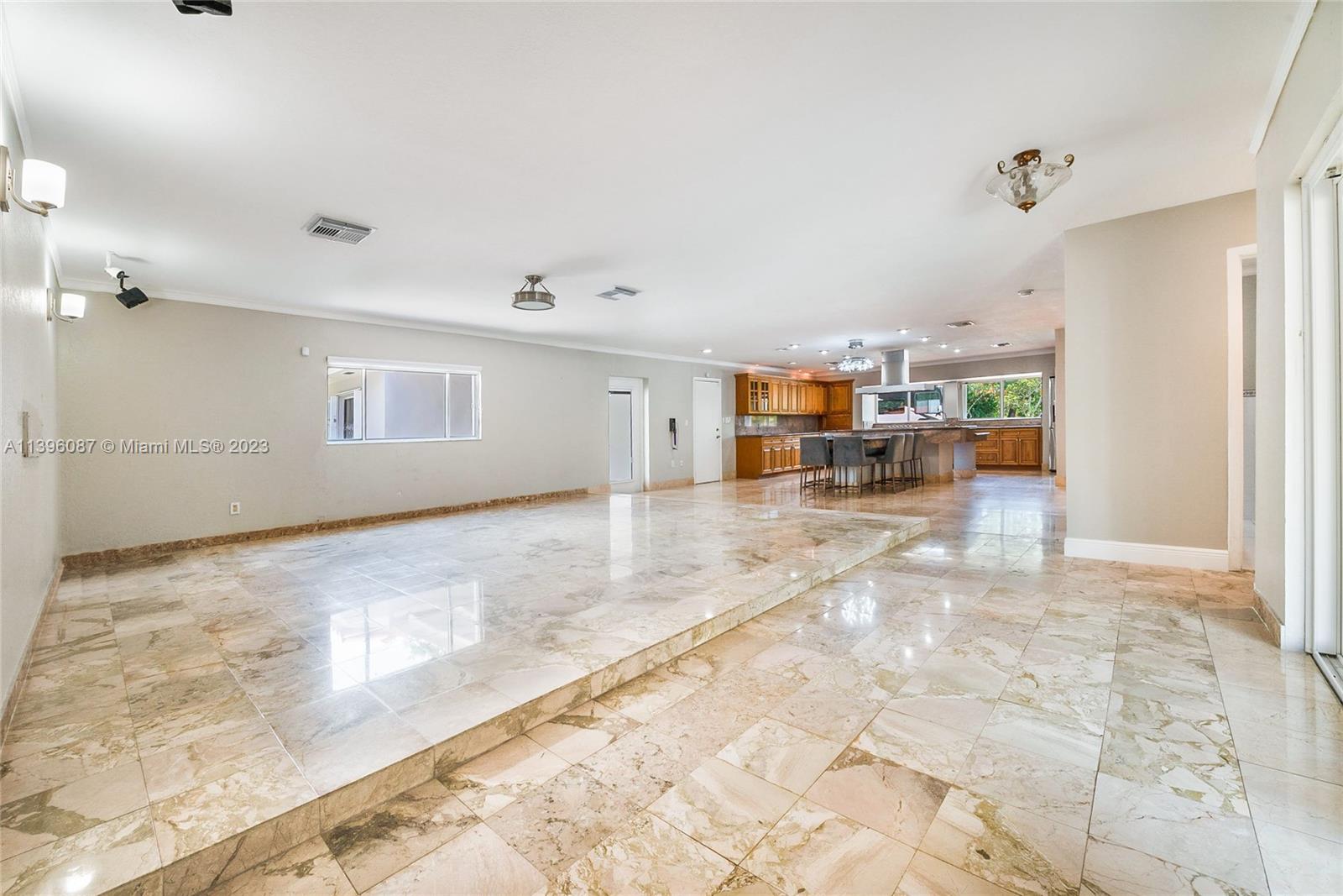 10750 SW 67th Ave