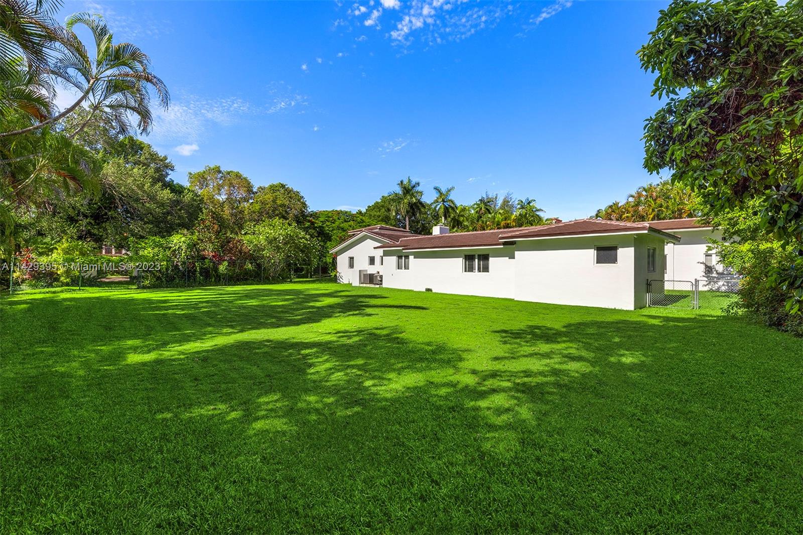 1025 Sorolla Ave