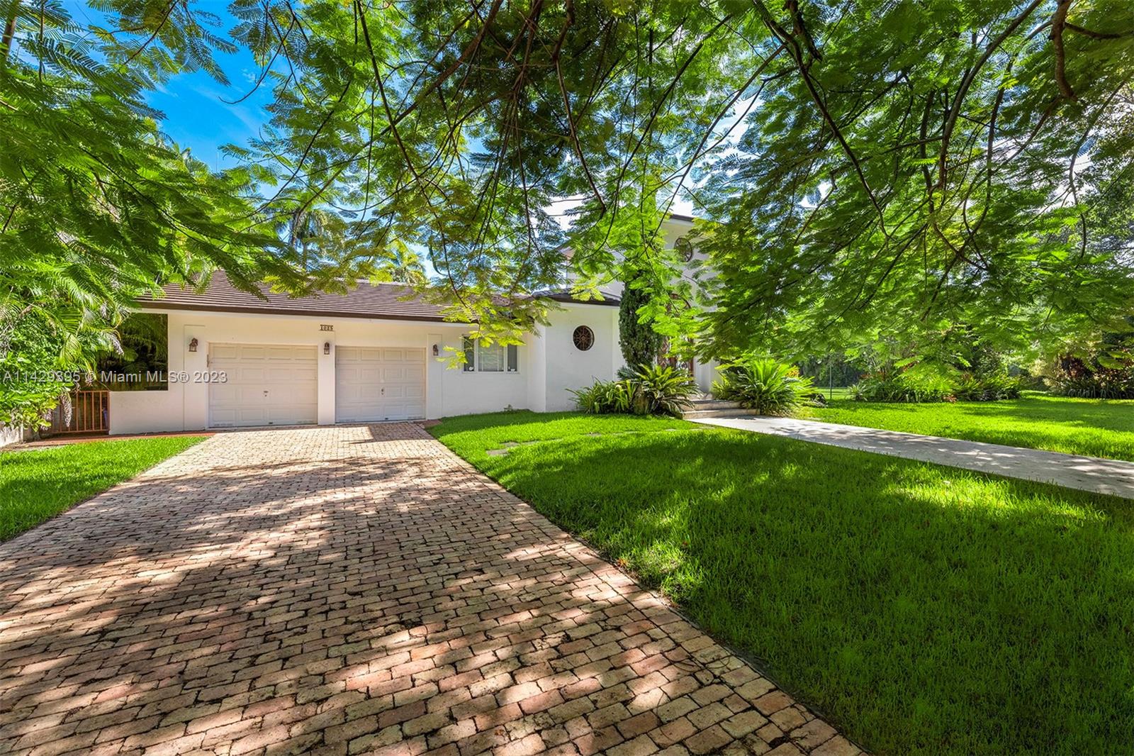 1025 Sorolla Ave