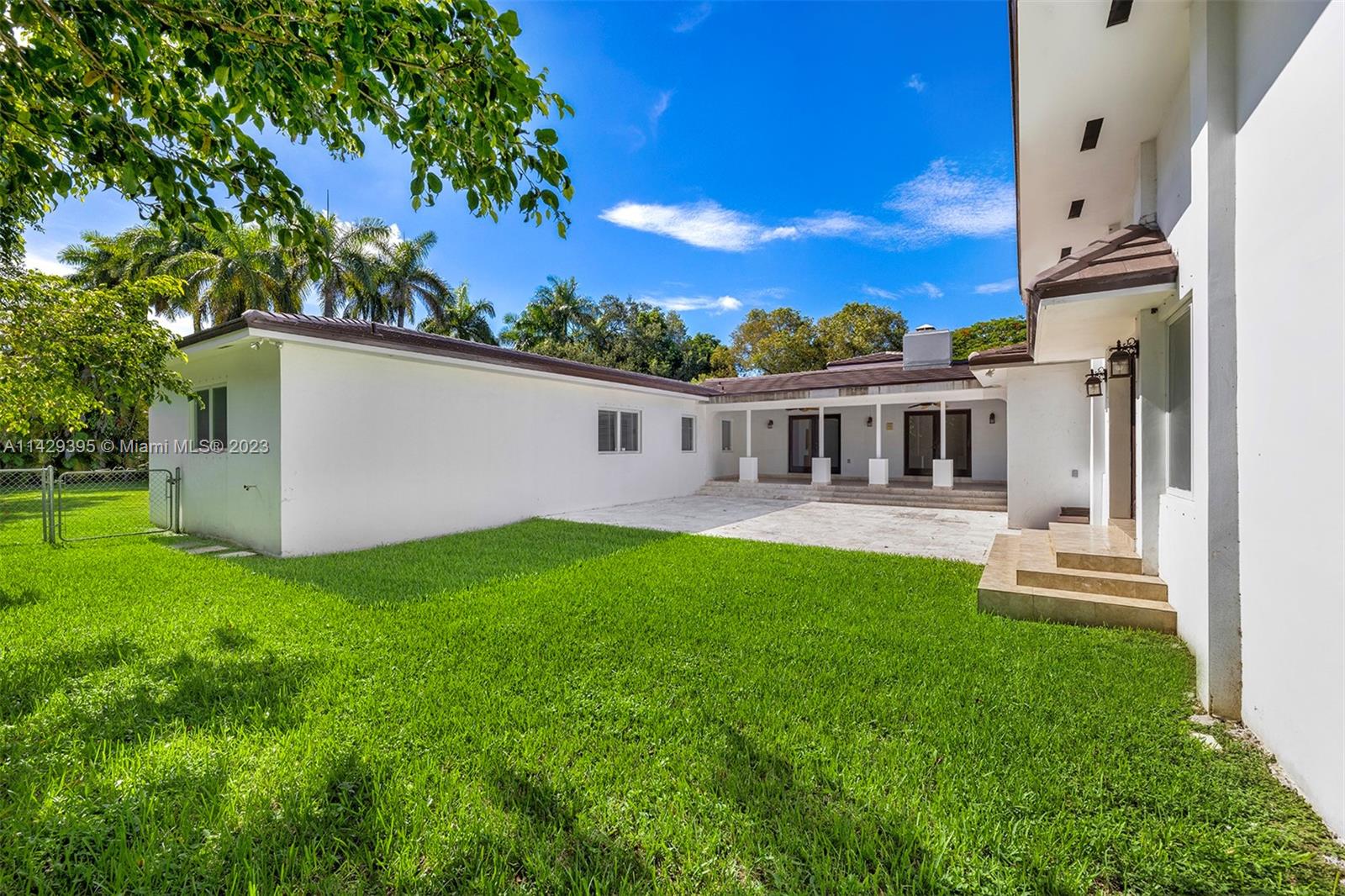 1025 Sorolla Ave