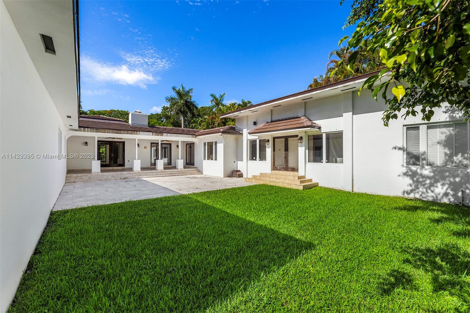 1025 Sorolla Ave