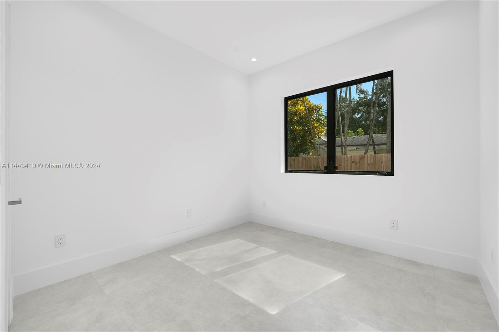 6772 SW 77th Ter