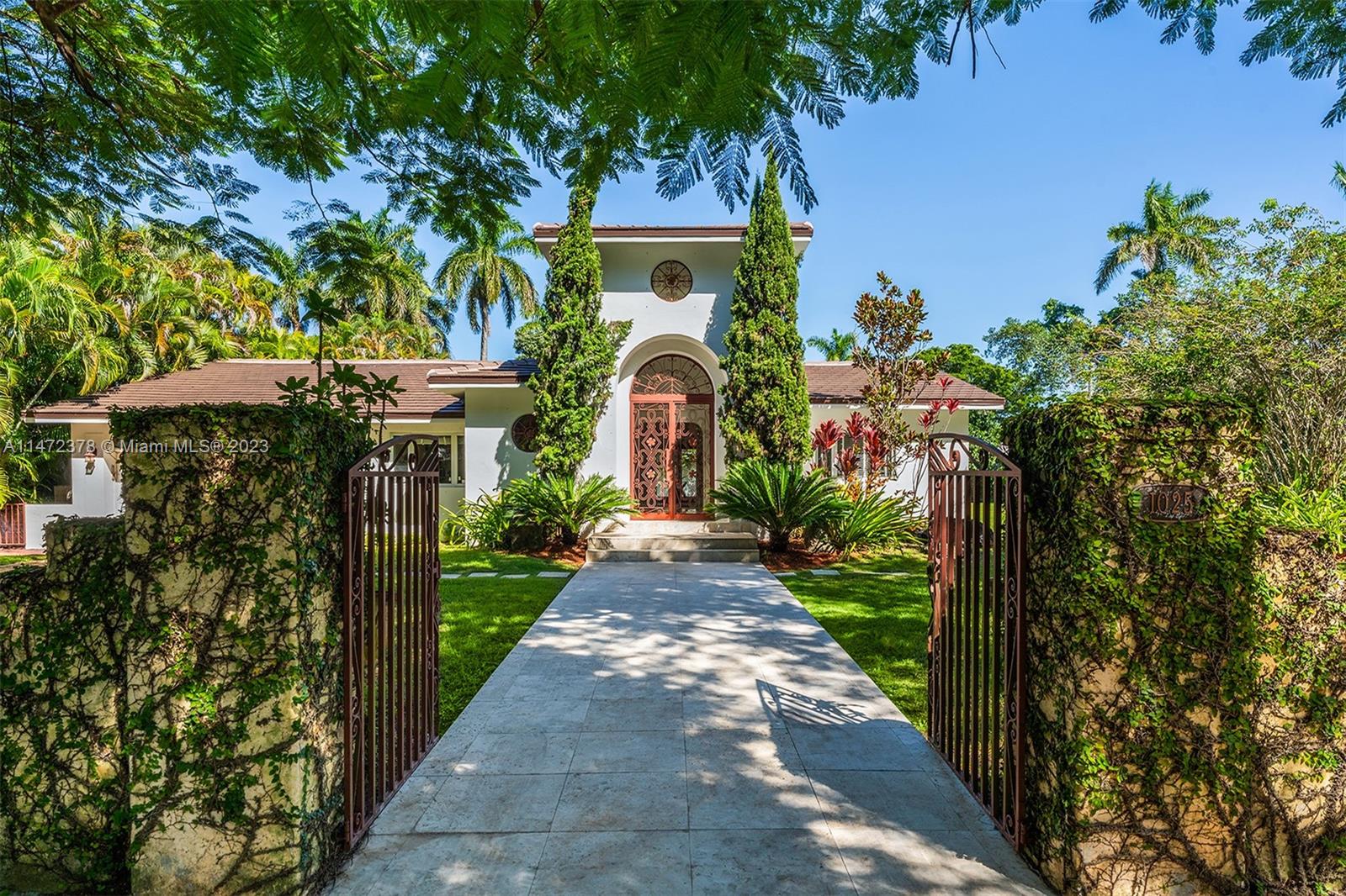1025 Sorolla Ave
