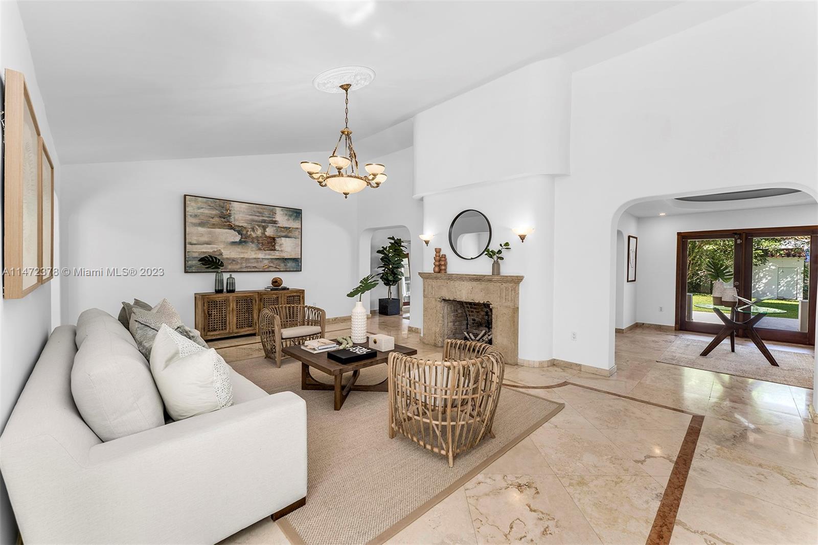 1025 Sorolla Ave