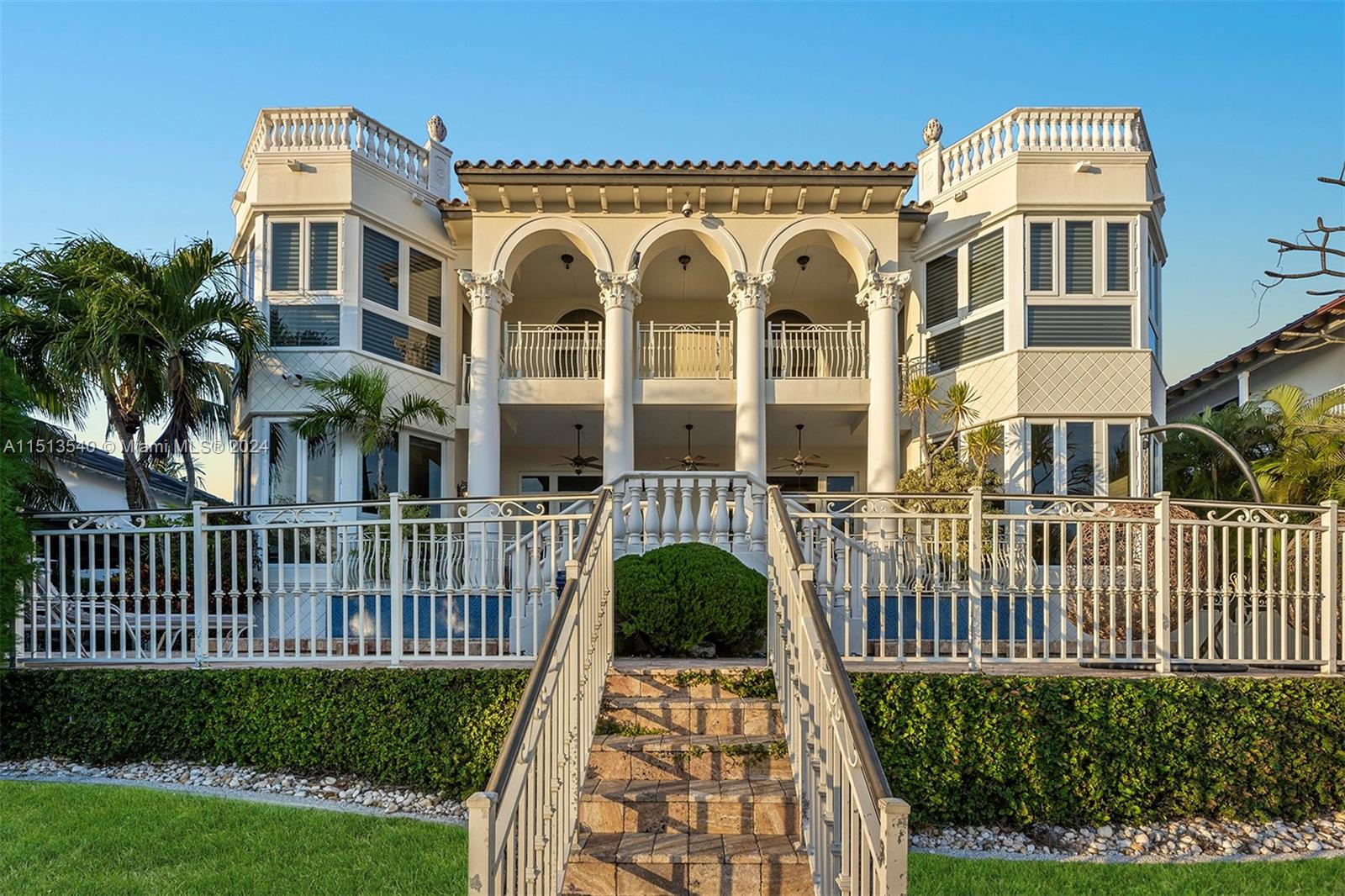 870 Lugo Ave